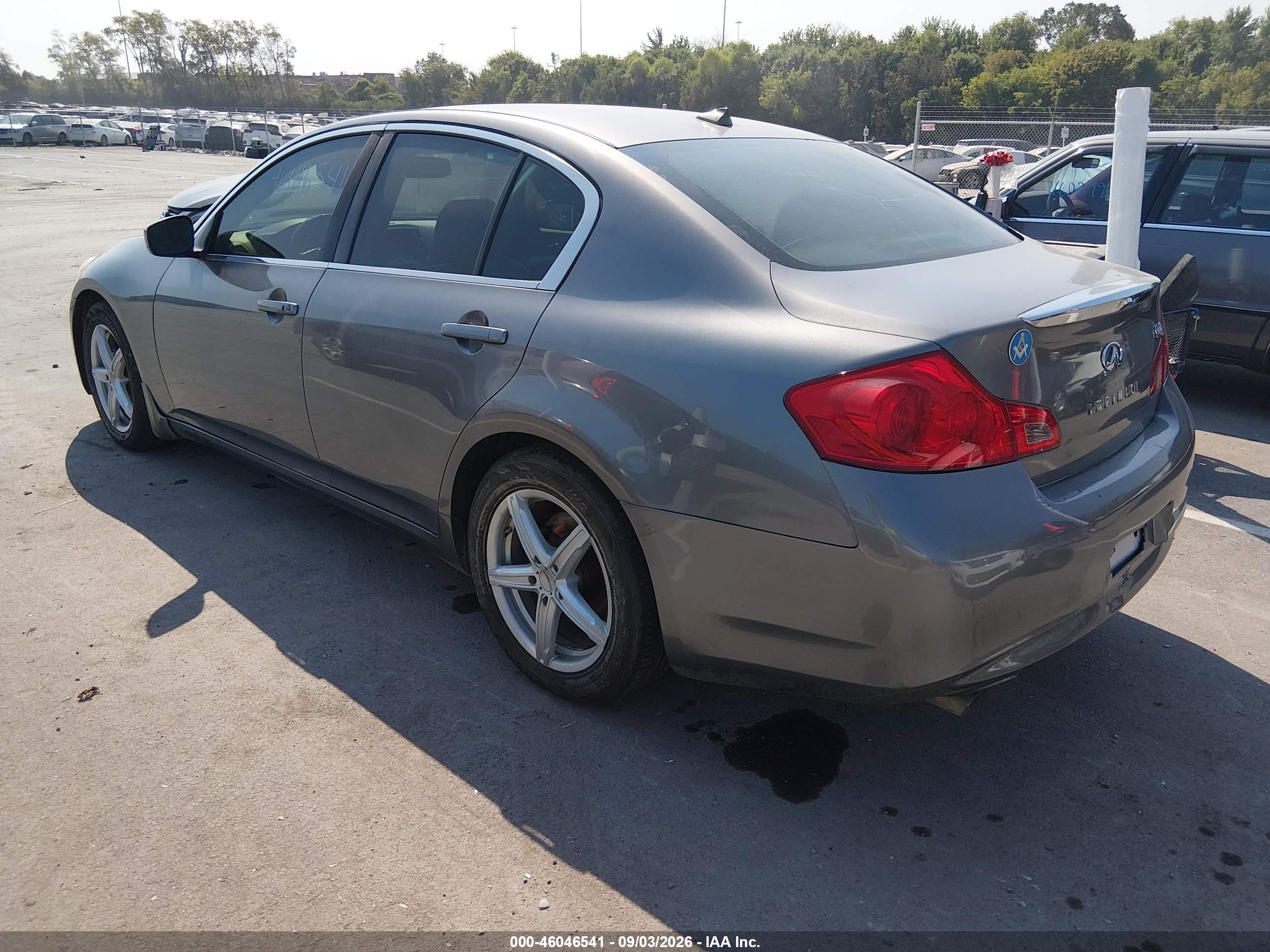 2015 Infiniti Q40   Gray vin: JN1CV6AP2FM580076