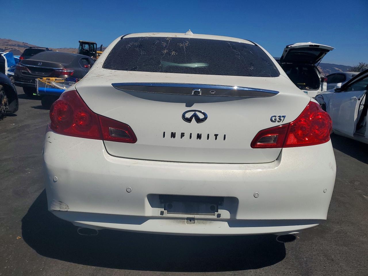 2010 Infiniti G37 Sedan Base White vin: JN1CV6AP3AM204334