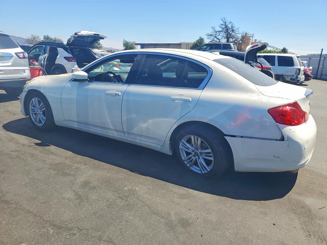 2010 Infiniti G37 Sedan Base White vin: JN1CV6AP3AM204334