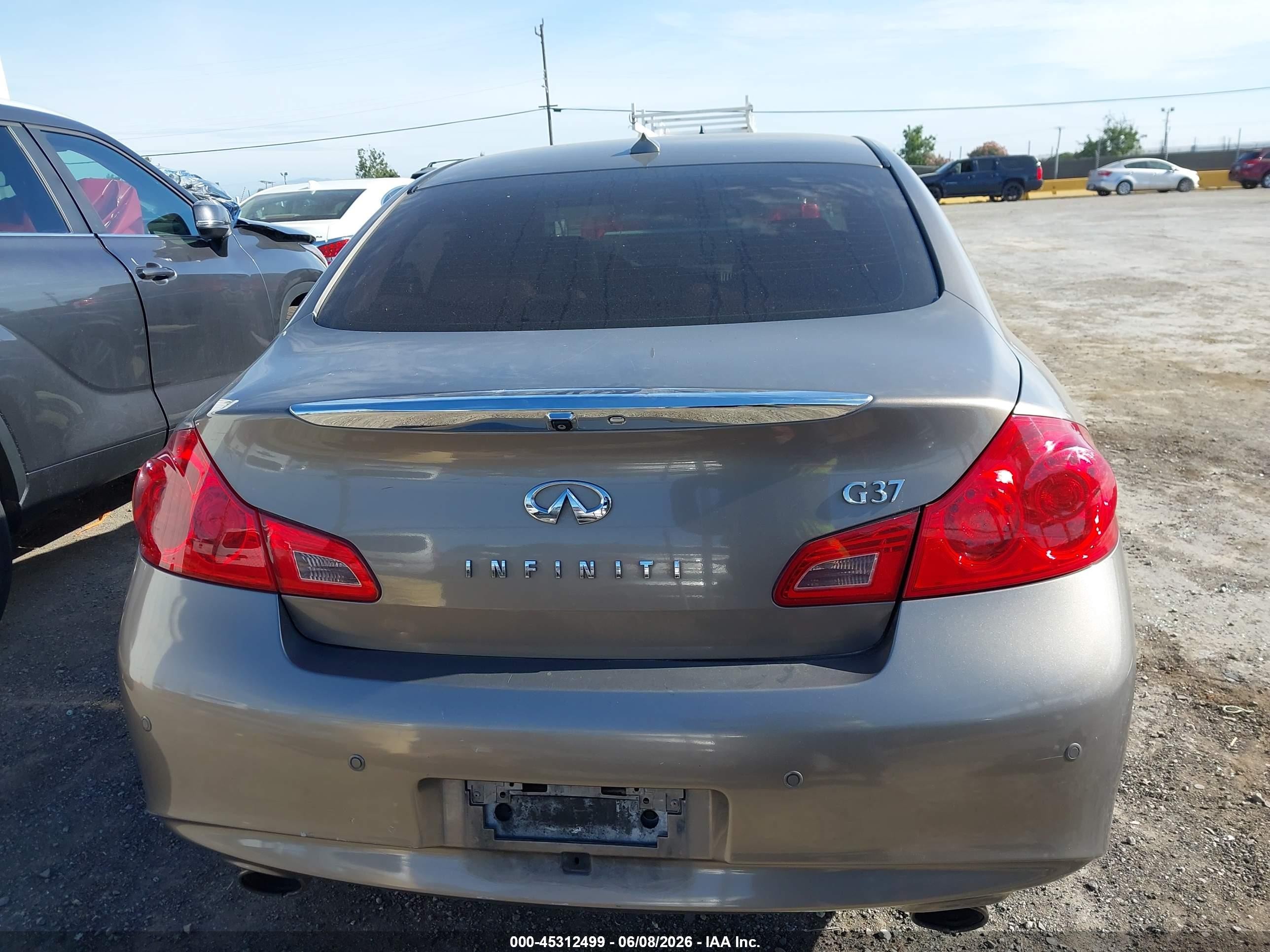 2011 Infiniti G37 Journey Коричневый vin: JN1CV6AP3BM509169