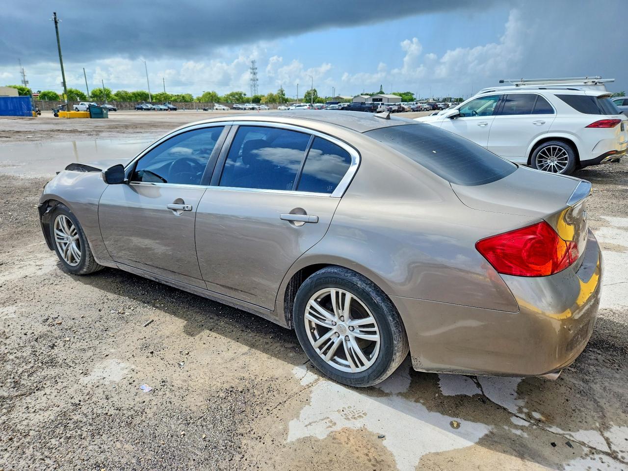 2013 Infiniti G37 Sedan Journey Tan vin: JN1CV6AP3DM301487