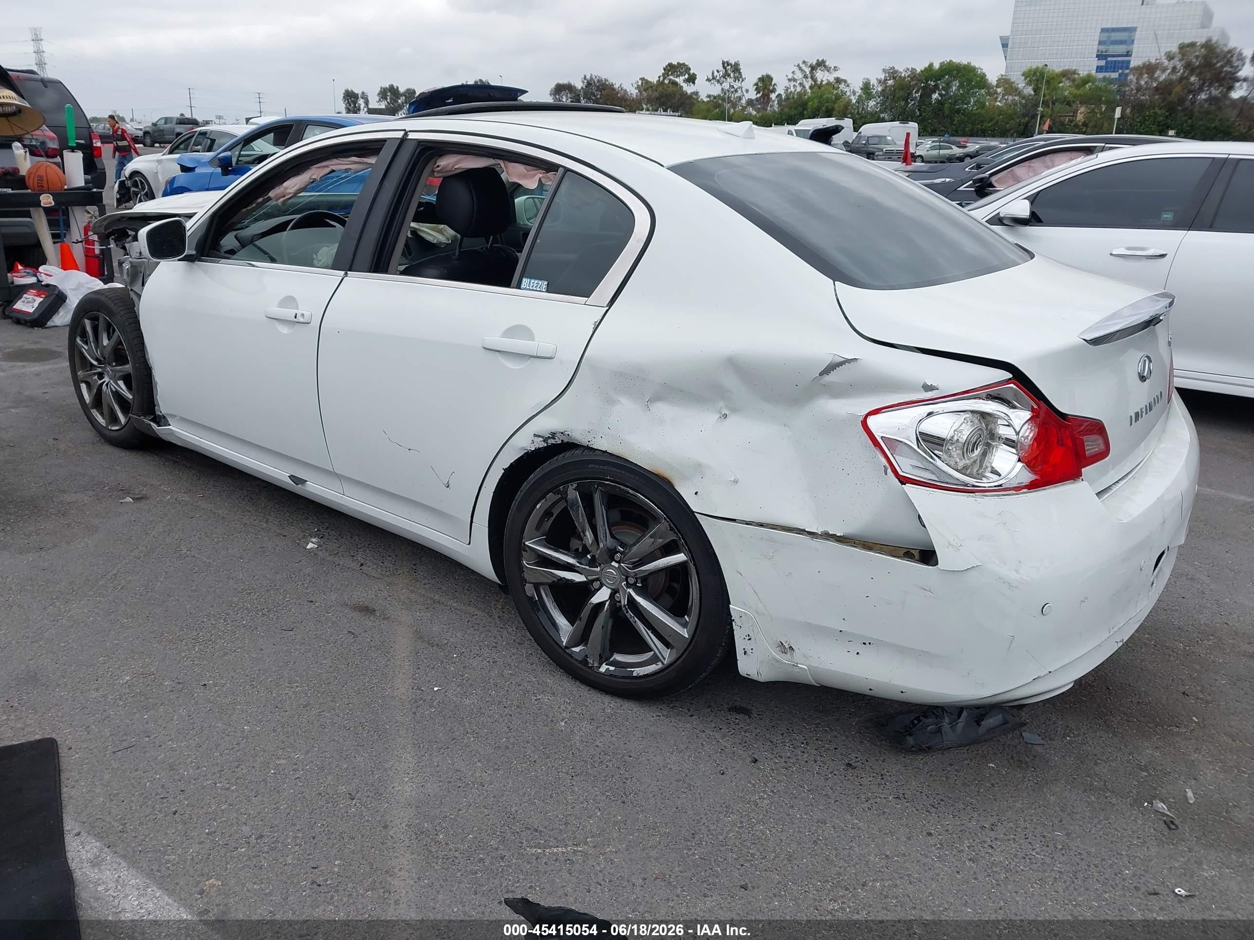 2013 Infiniti G37 Journey White vin: JN1CV6AP3DM717555