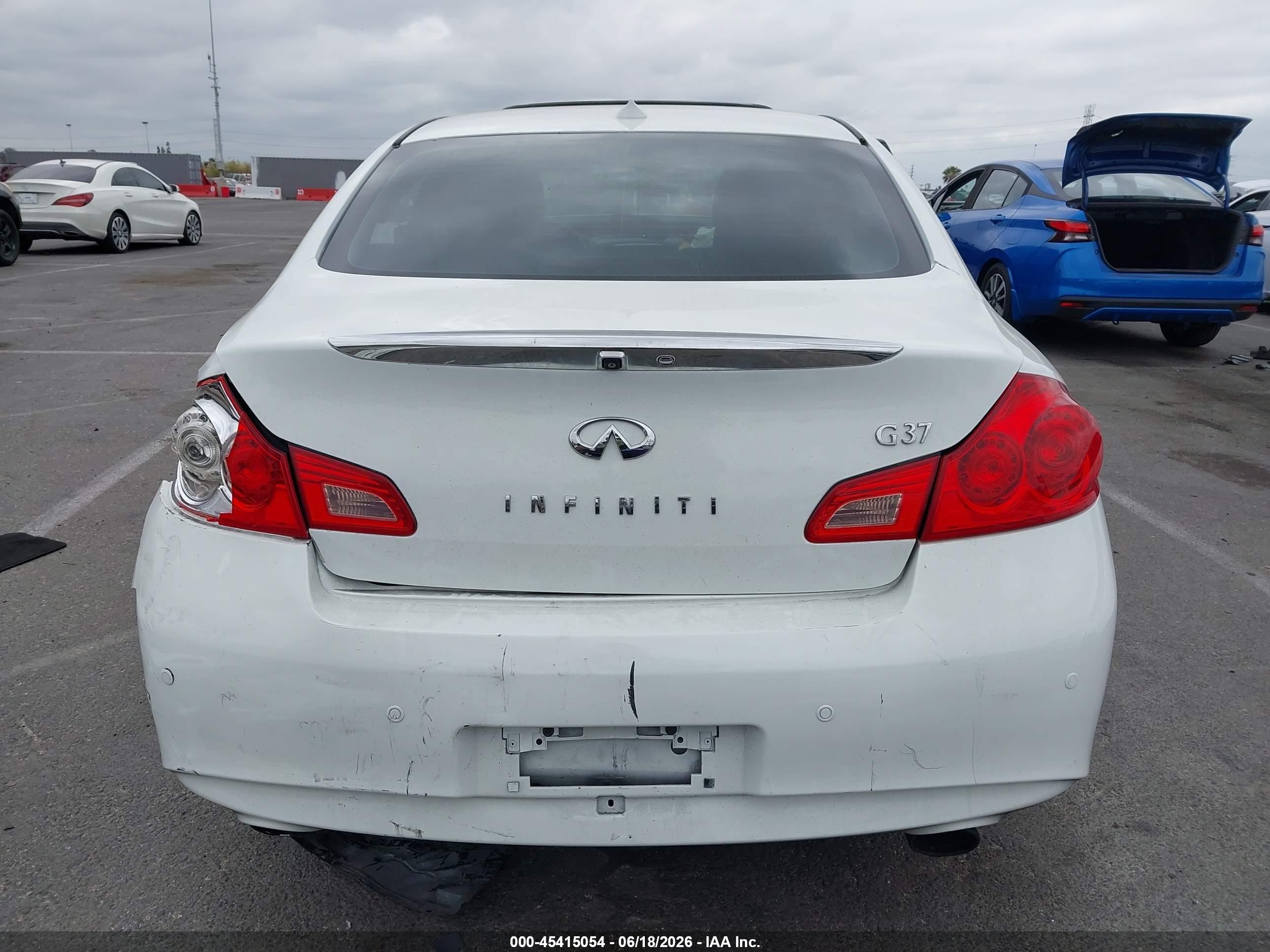 2013 Infiniti G37 Journey White vin: JN1CV6AP3DM717555