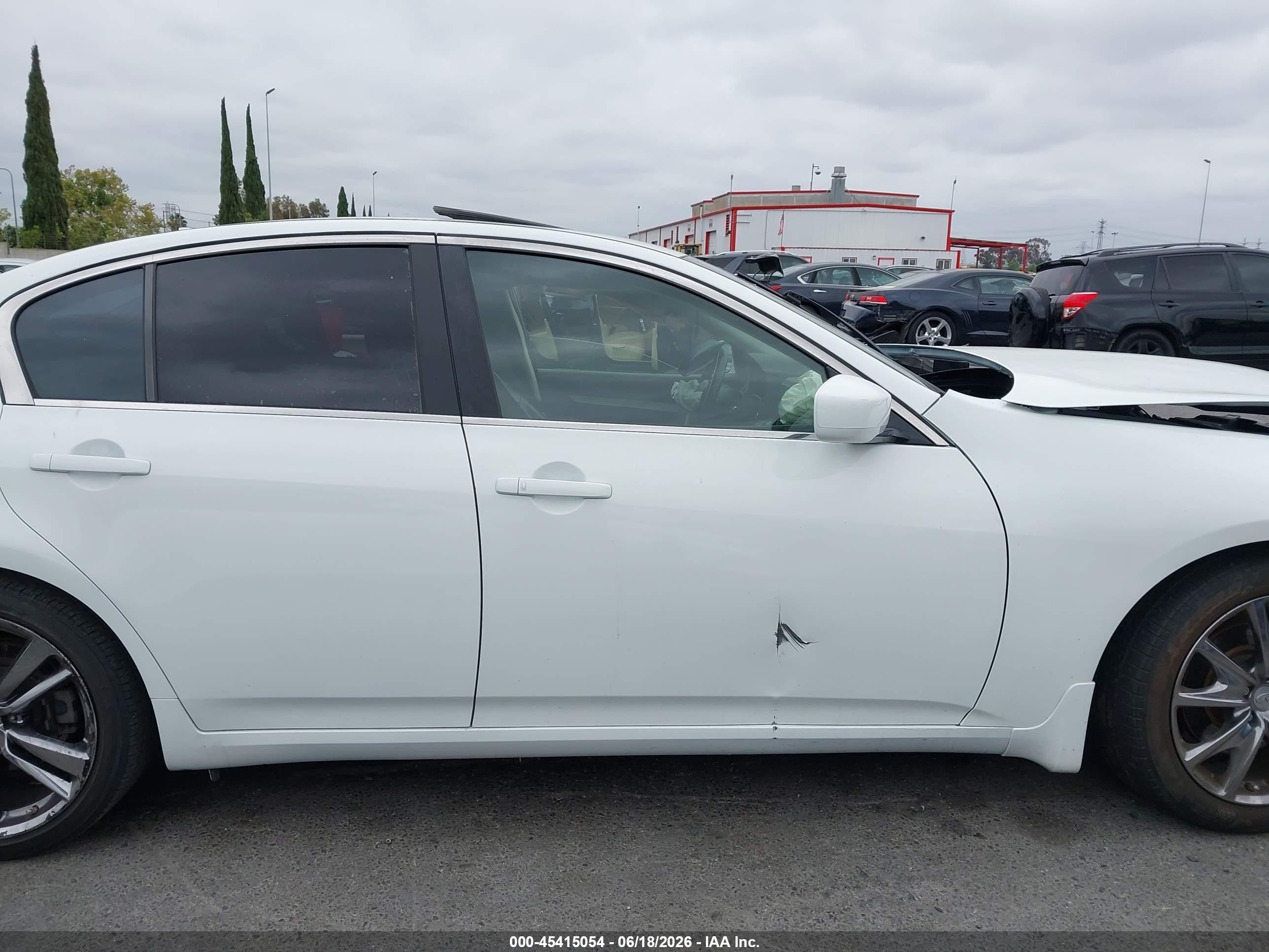 2013 Infiniti G37 Journey White vin: JN1CV6AP3DM717555