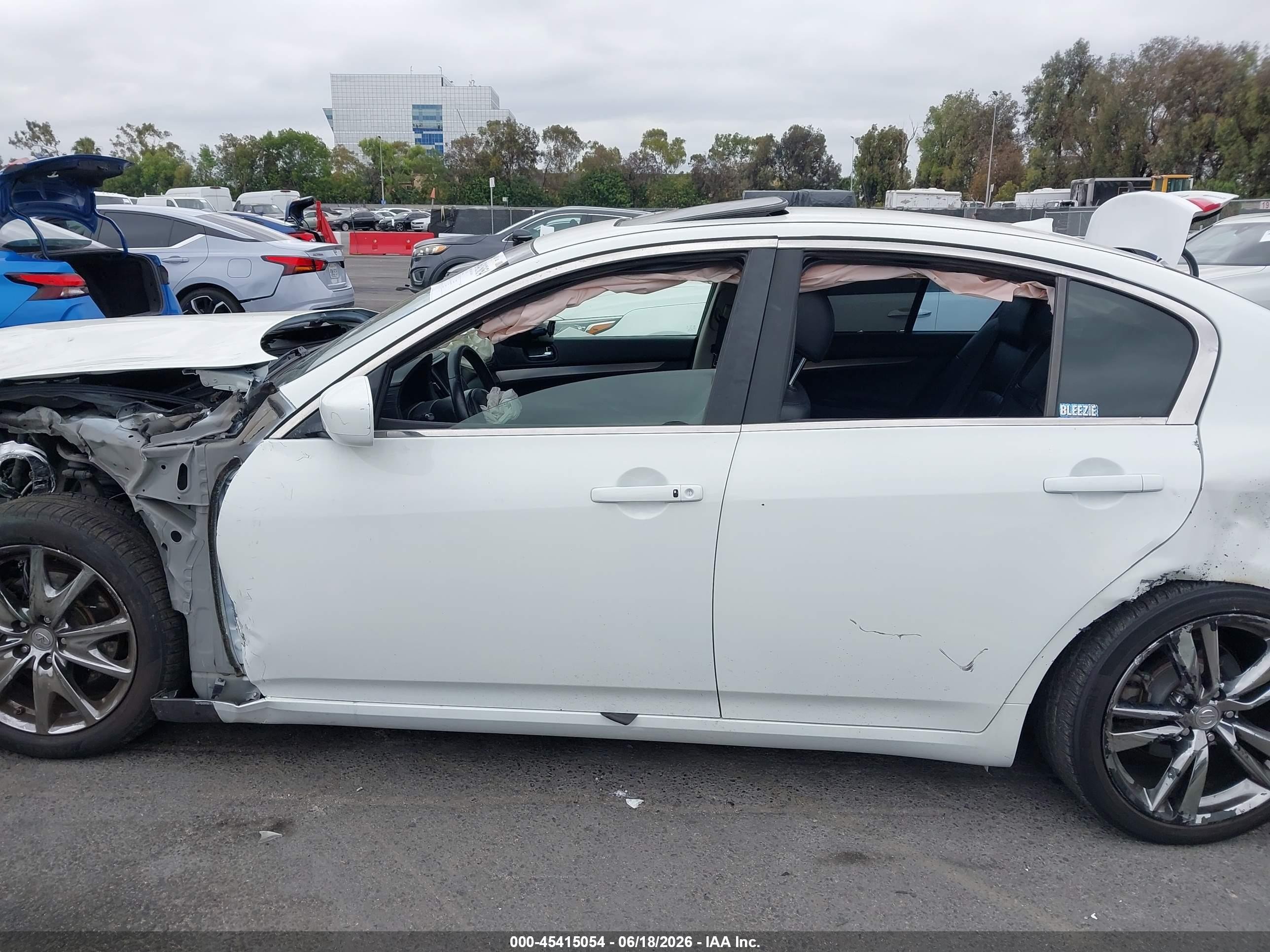2013 Infiniti G37 Journey White vin: JN1CV6AP3DM717555