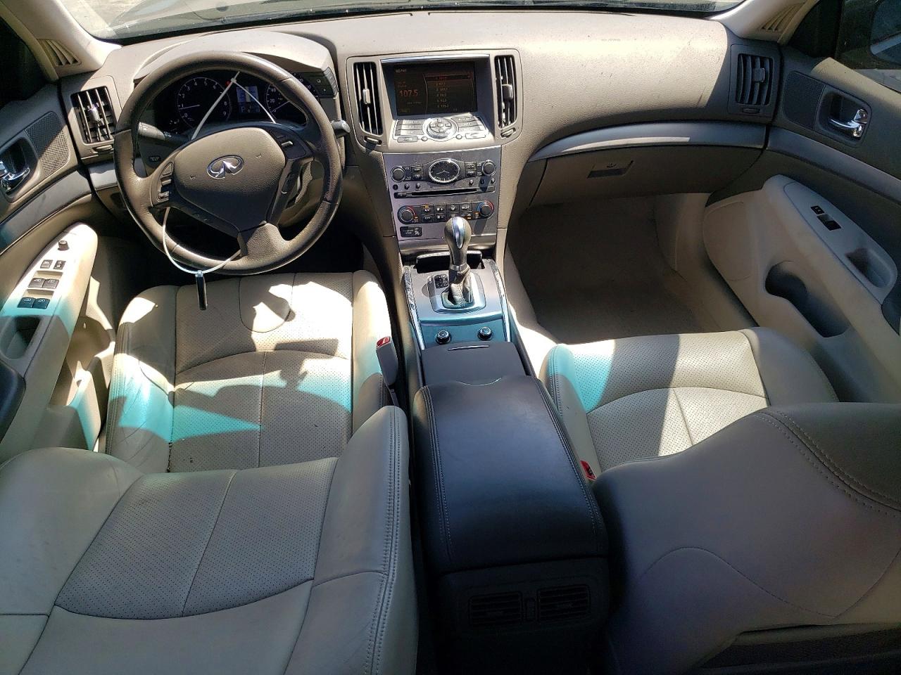 2015 Infiniti Q40 Base Черный vin: JN1CV6AP3FM502342