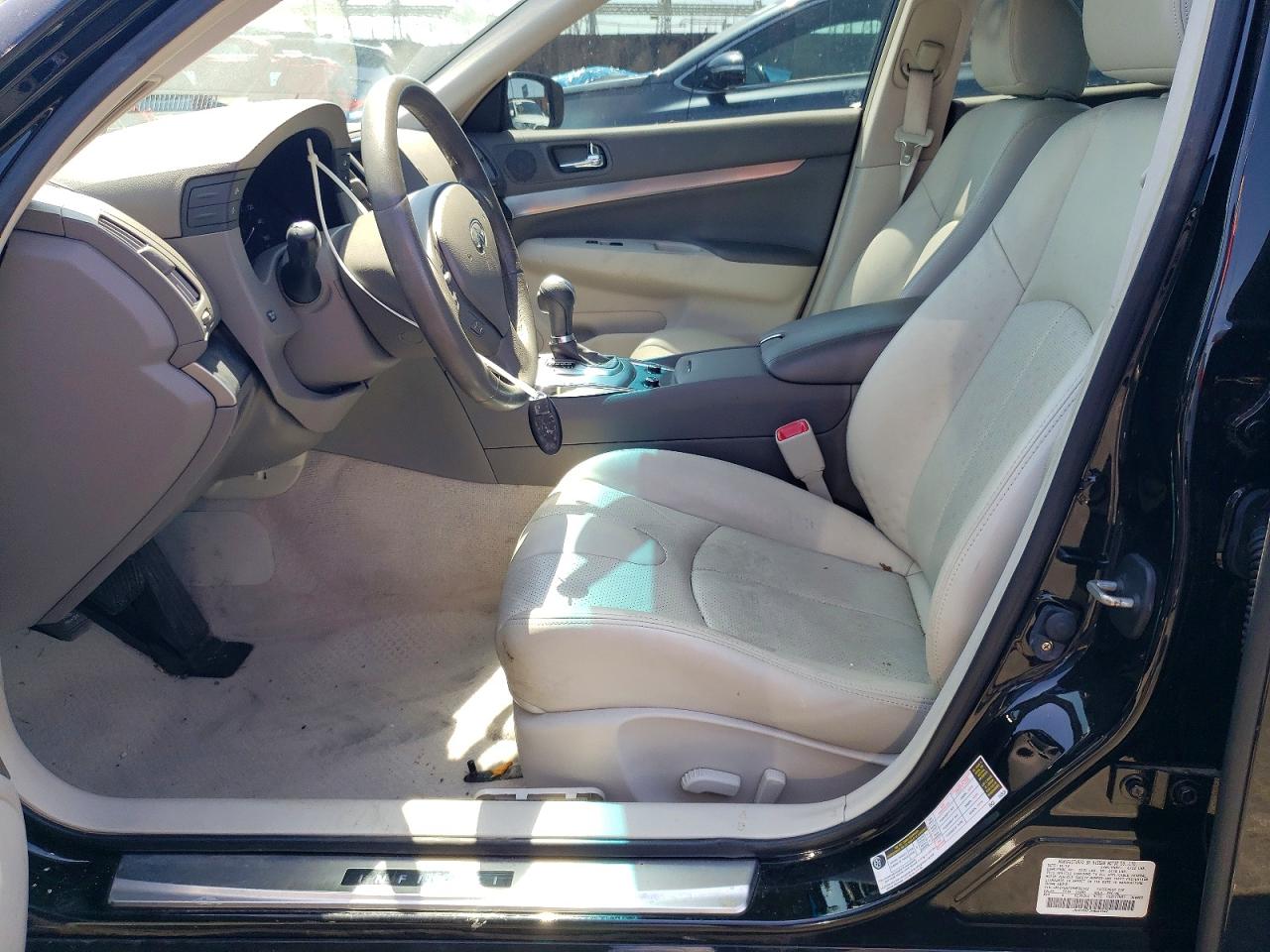 2015 Infiniti Q40 Base Черный vin: JN1CV6AP3FM502342