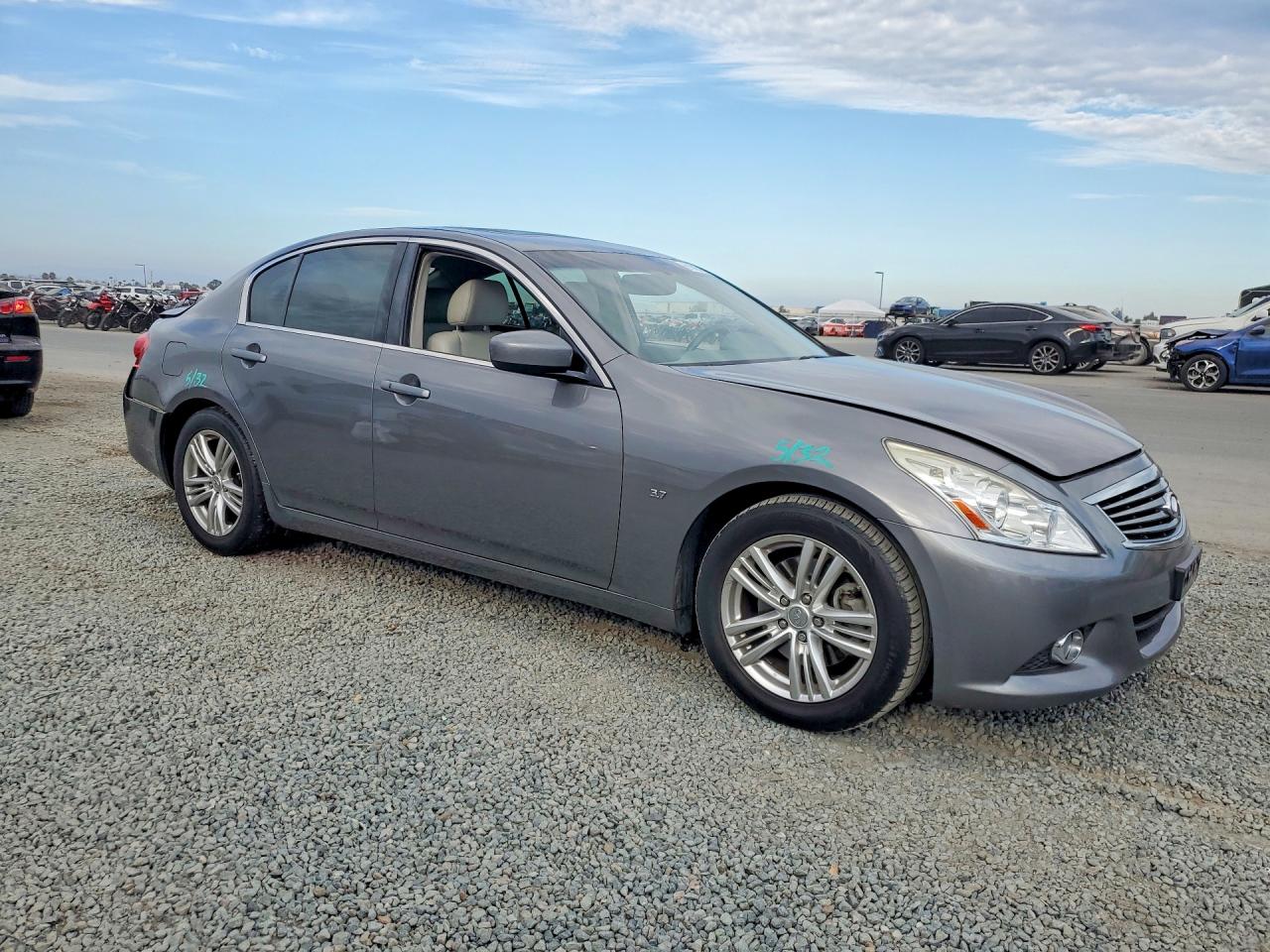 2015 Infiniti Q40 Base Gray vin: JN1CV6AP3FM502941
