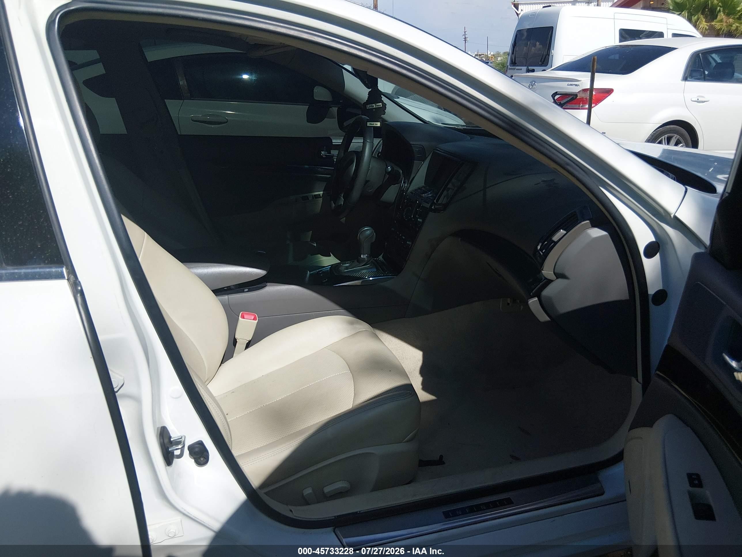 2011 Infiniti G37 Journey White vin: JN1CV6AP4BM304881