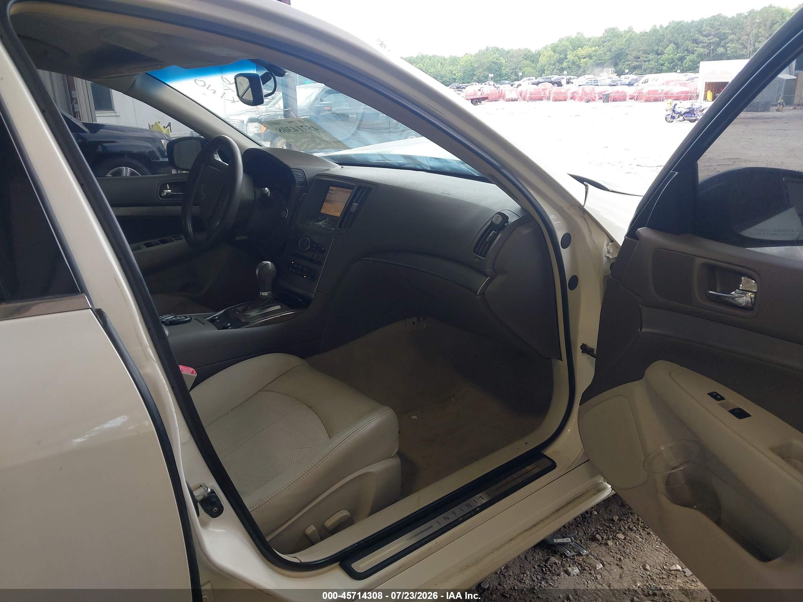 2013 Infiniti G37 Journey Белый vin: JN1CV6AP4DM306536