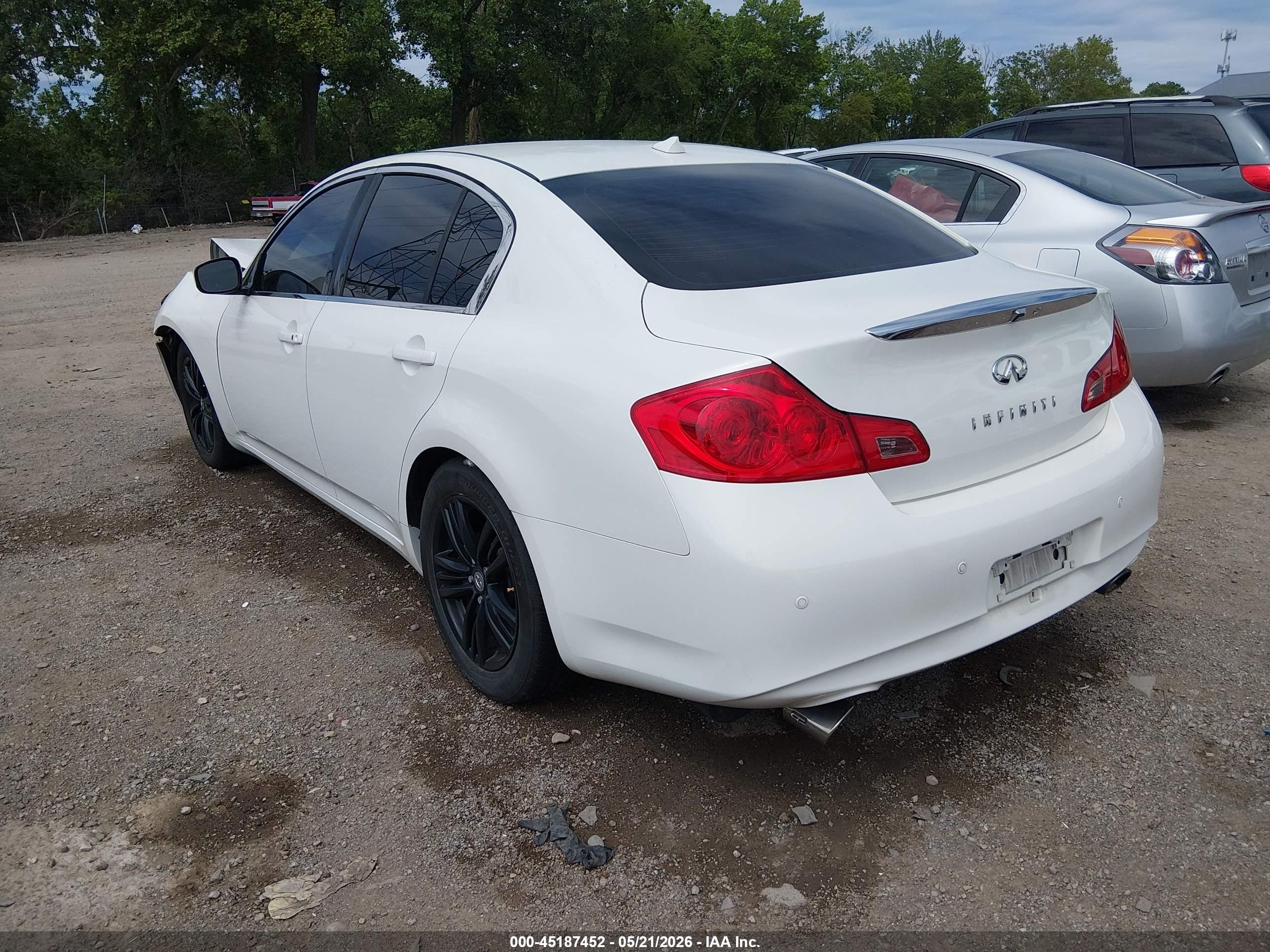 2013 Infiniti G37 Journey Белый vin: JN1CV6AP4DM725437