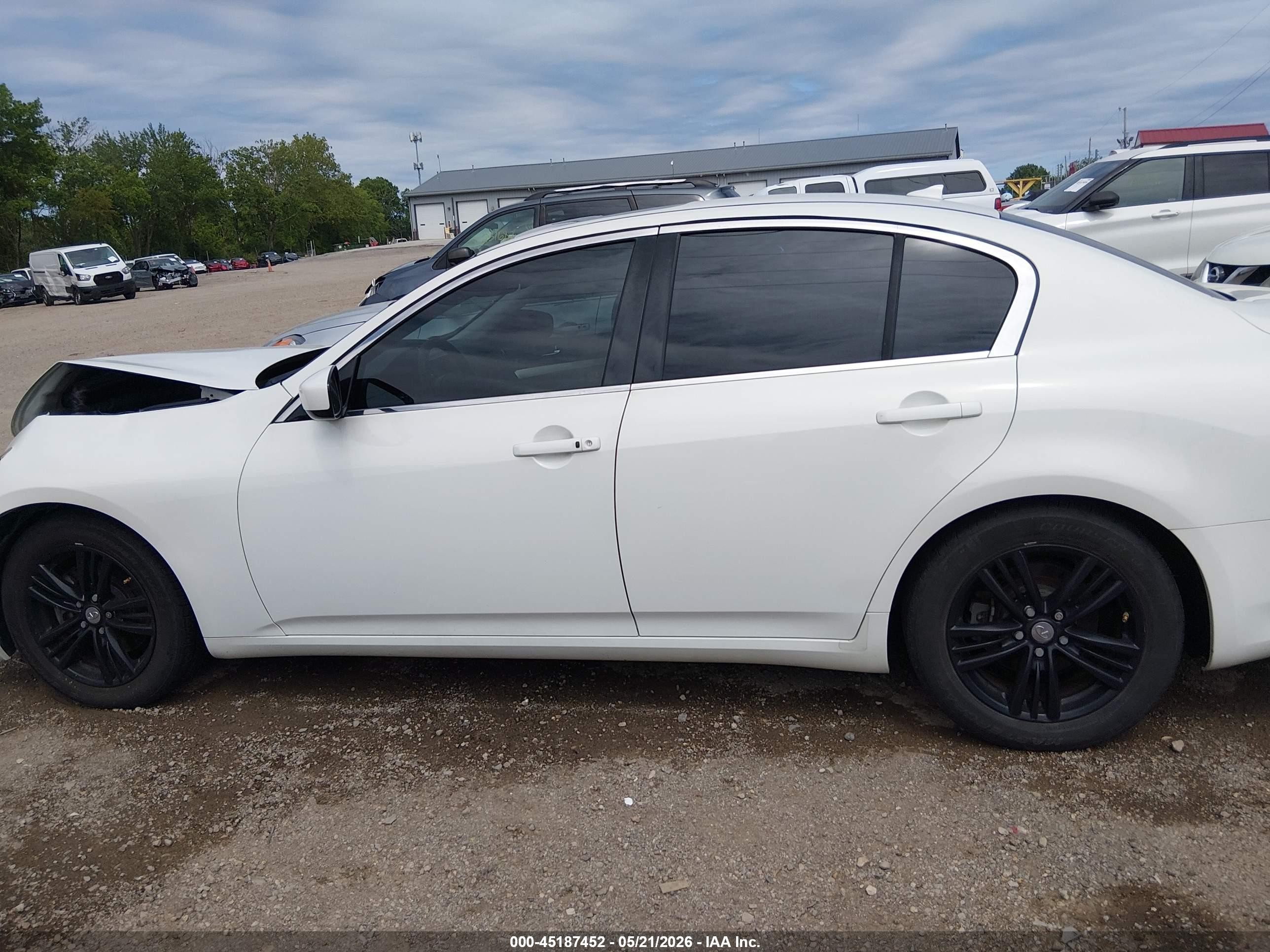 2013 Infiniti G37 Journey Белый vin: JN1CV6AP4DM725437