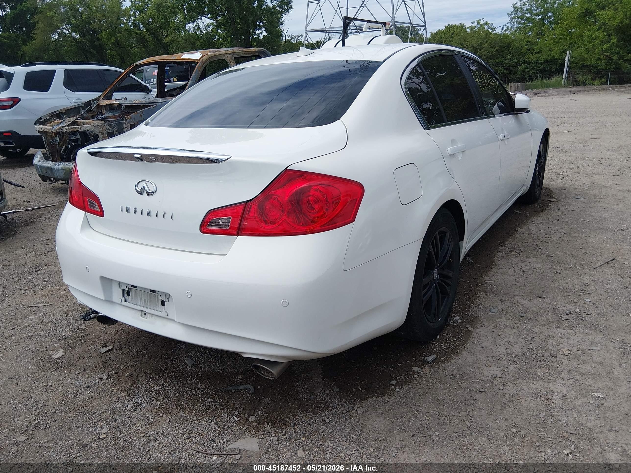 2013 Infiniti G37 Journey Белый vin: JN1CV6AP4DM725437