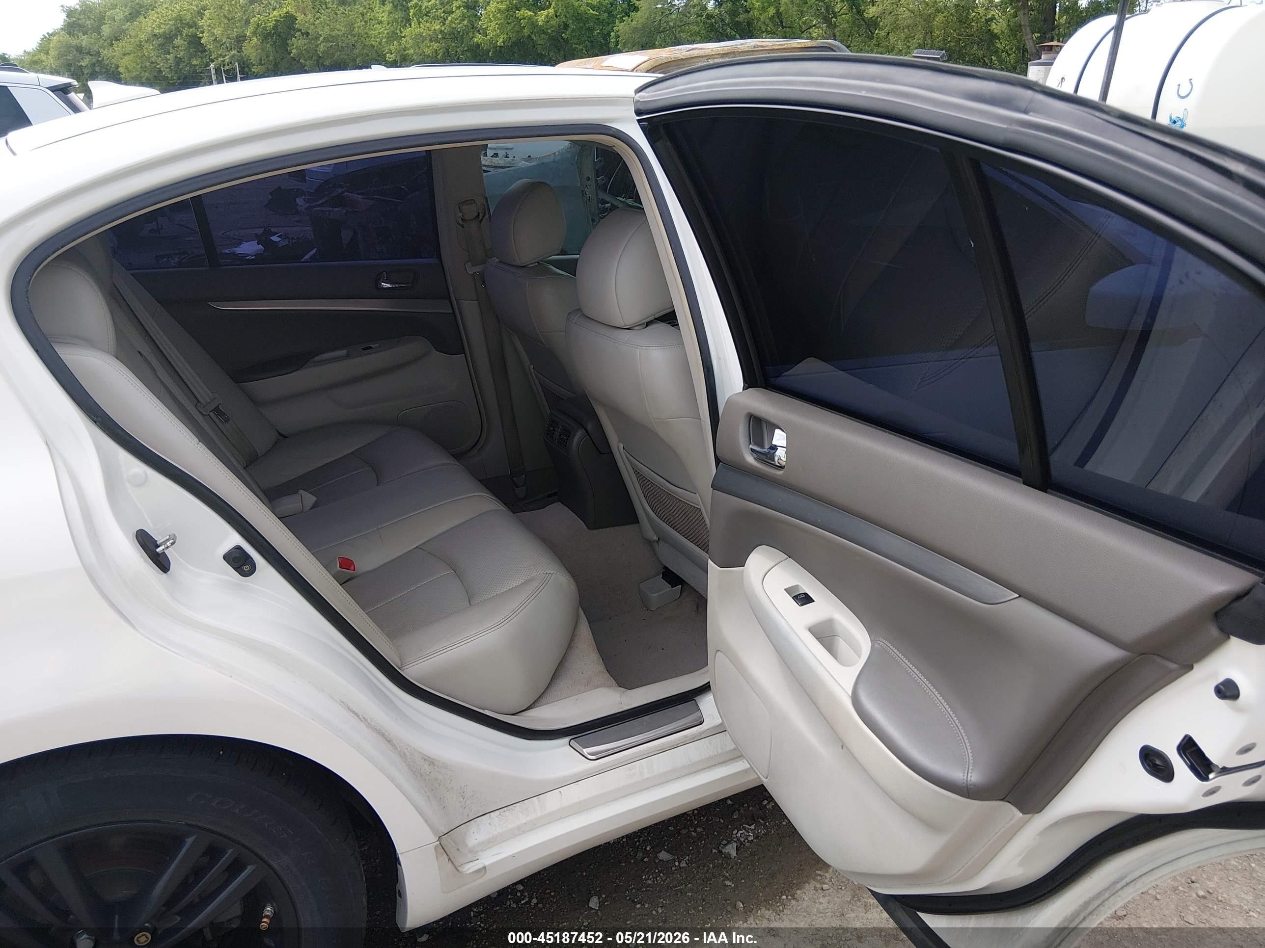 2013 Infiniti G37 Journey Белый vin: JN1CV6AP4DM725437