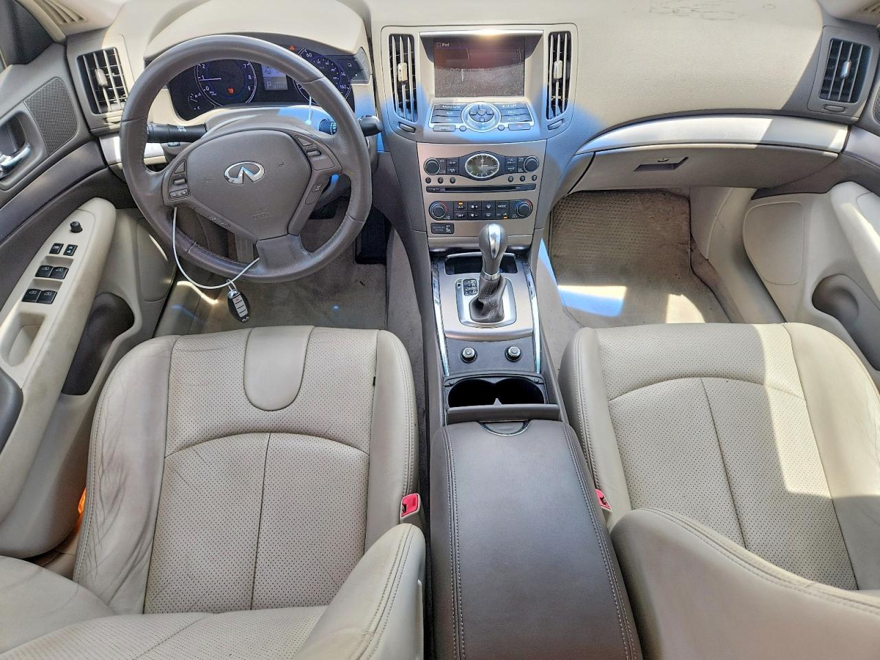 2015 Infiniti Q40 Base White vin: JN1CV6AP4FM501829