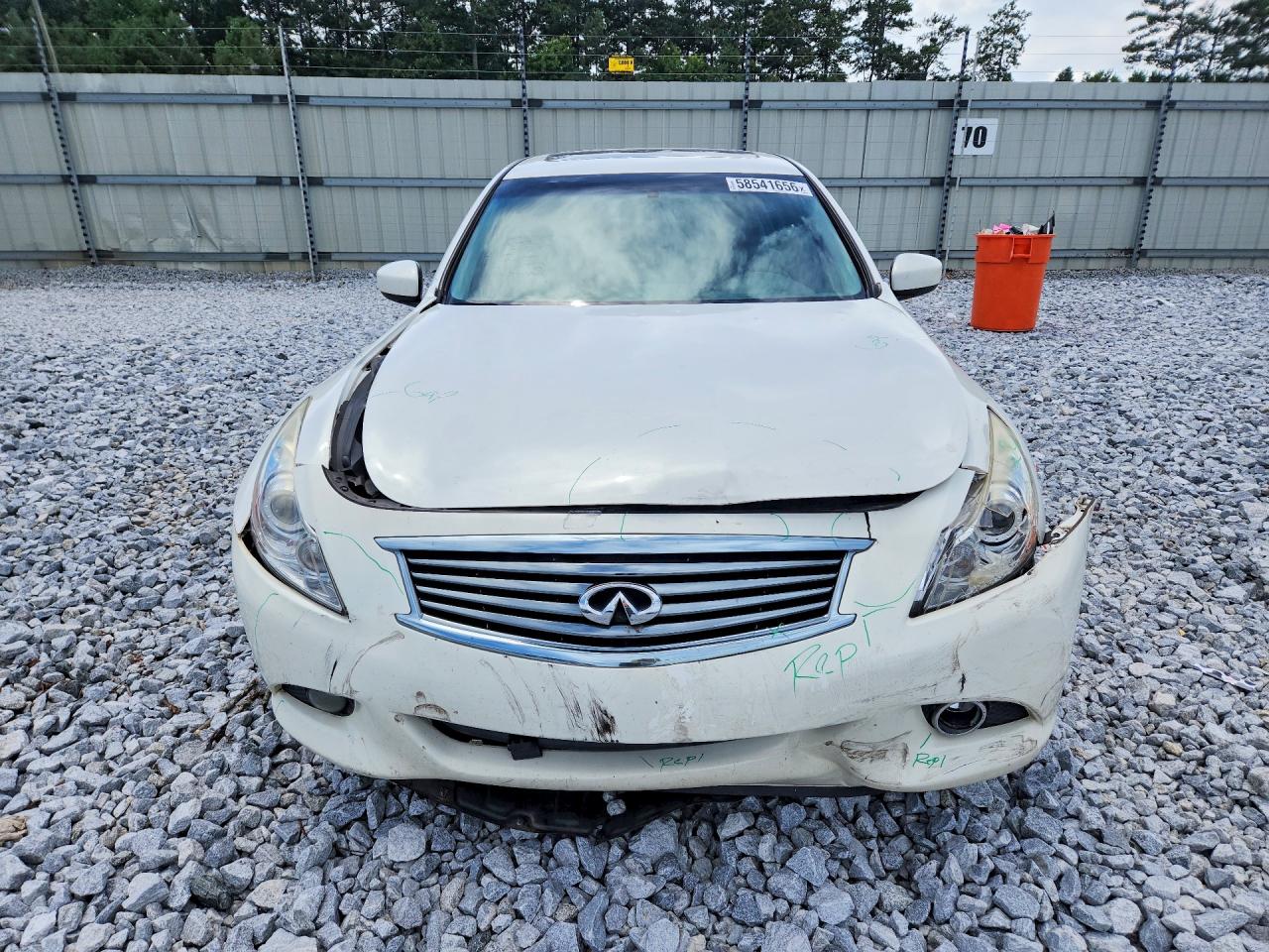 2015 Infiniti Q40 Base White vin: JN1CV6AP4FM501829