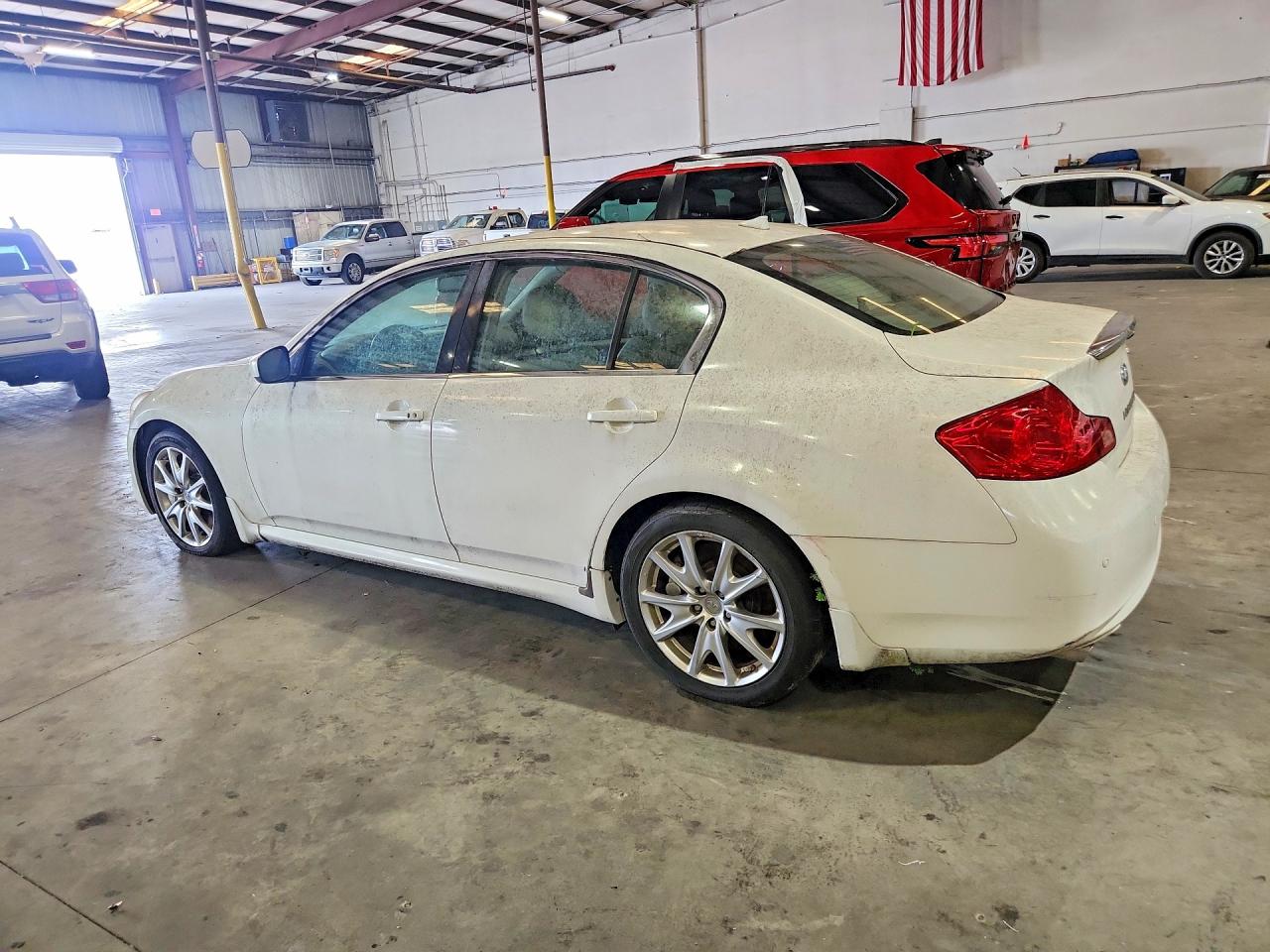 2010 Infiniti G37 Sedan Base White vin: JN1CV6AP5AM203959