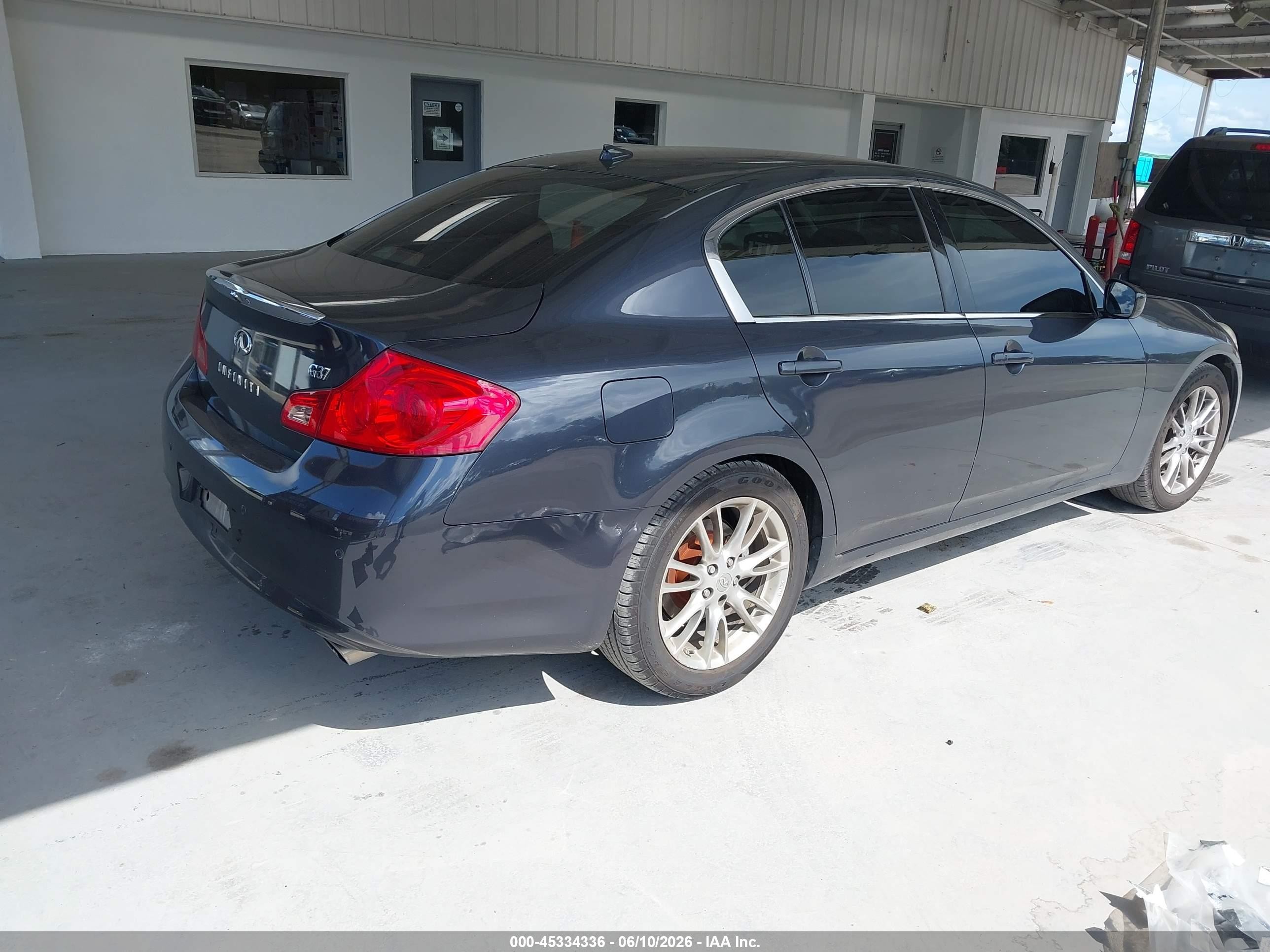 2011 Infiniti G37 Journey Gray vin: JN1CV6AP5BM302329