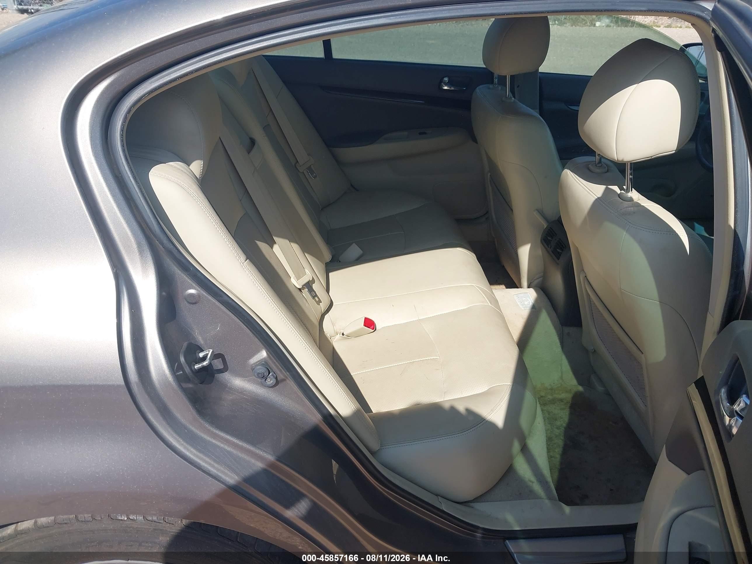 2012 Infiniti G37 Journey Champagne vin: JN1CV6AP5CM623031