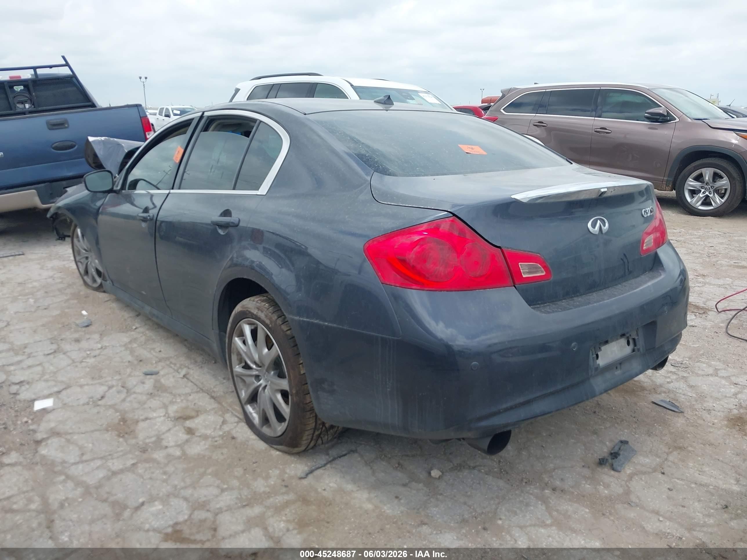 2012 Infiniti G37 Journey Золотой vin: JN1CV6AP5CM934586