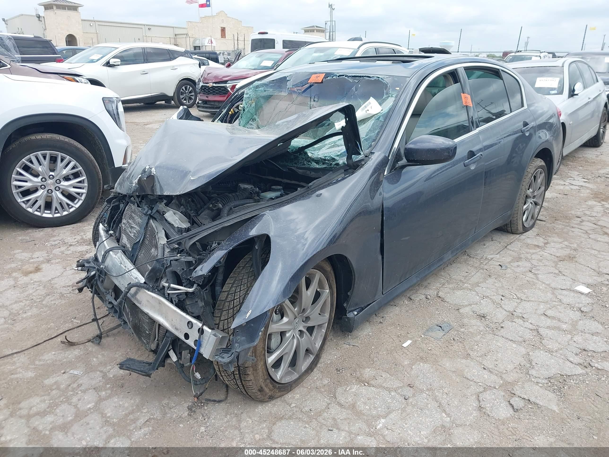 2012 Infiniti G37 Journey Золотой vin: JN1CV6AP5CM934586