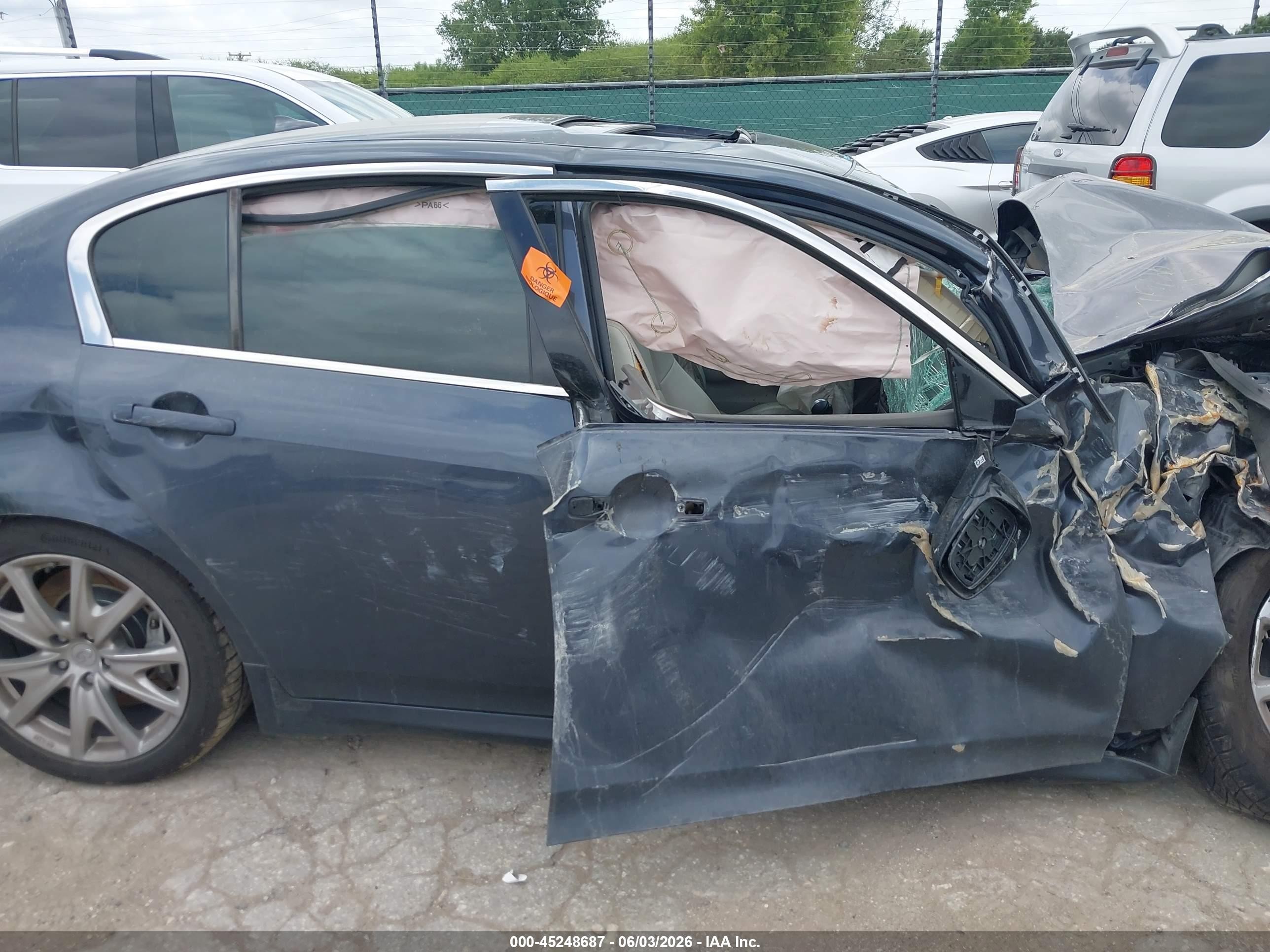 2012 Infiniti G37 Journey Золотой vin: JN1CV6AP5CM934586