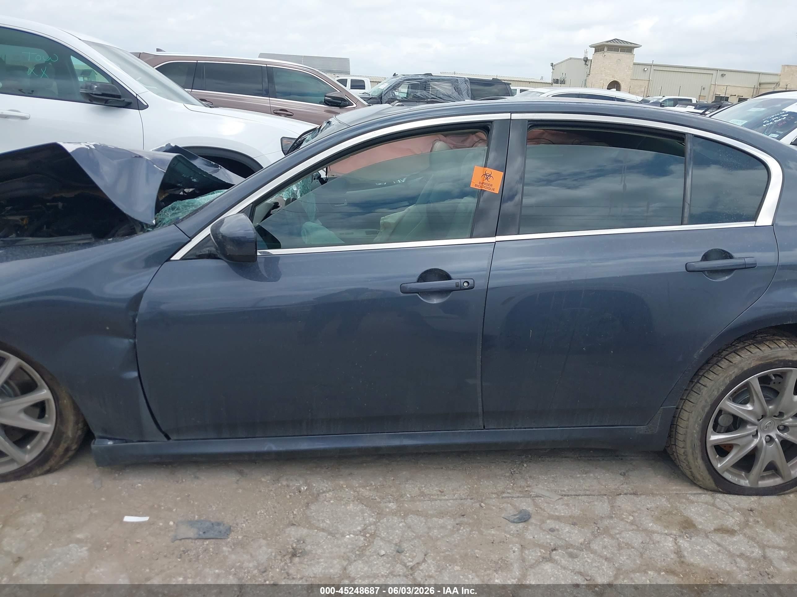 2012 Infiniti G37 Journey Золотой vin: JN1CV6AP5CM934586