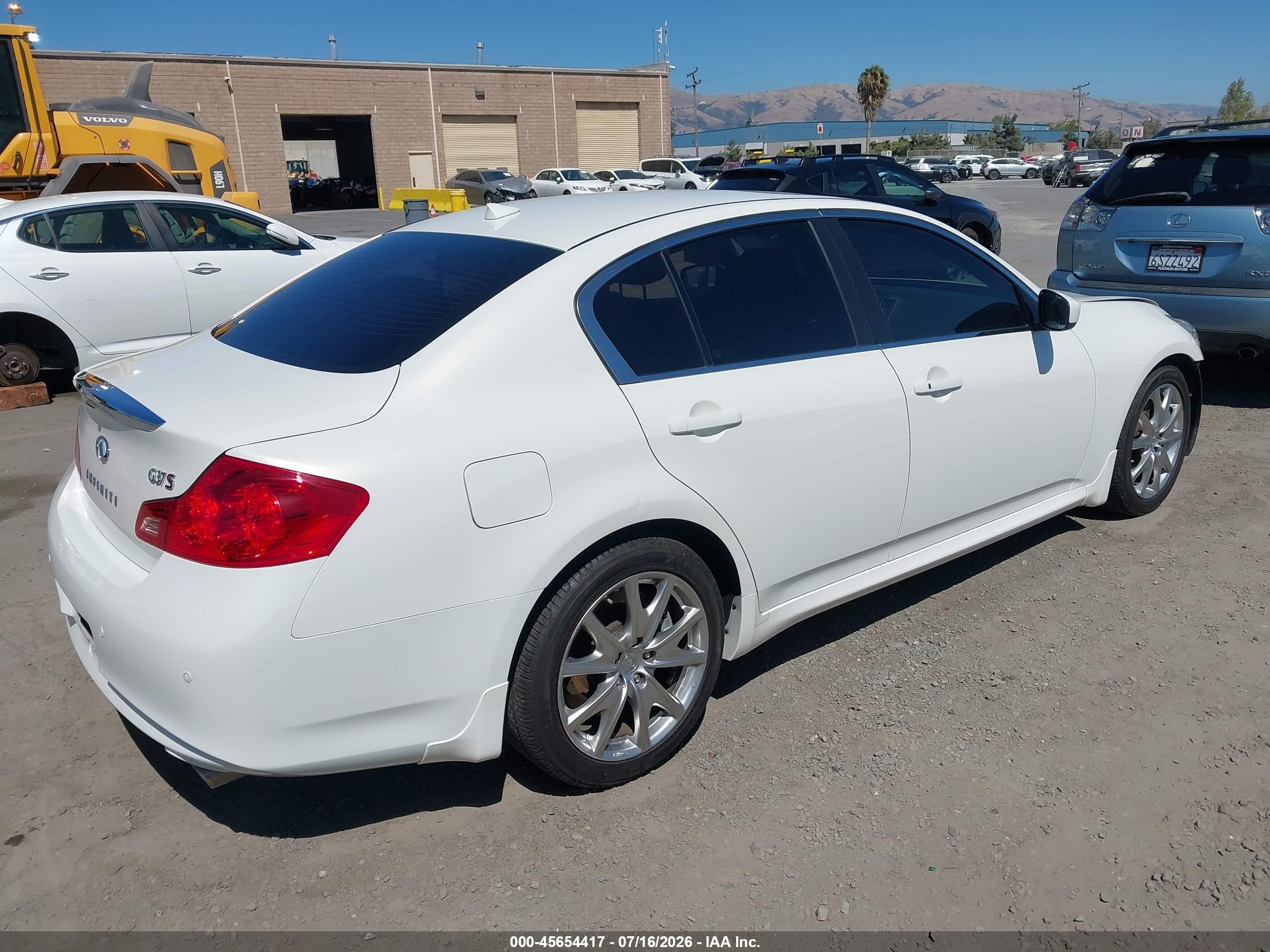 2013 Infiniti G37 Journey White vin: JN1CV6AP5DM711482