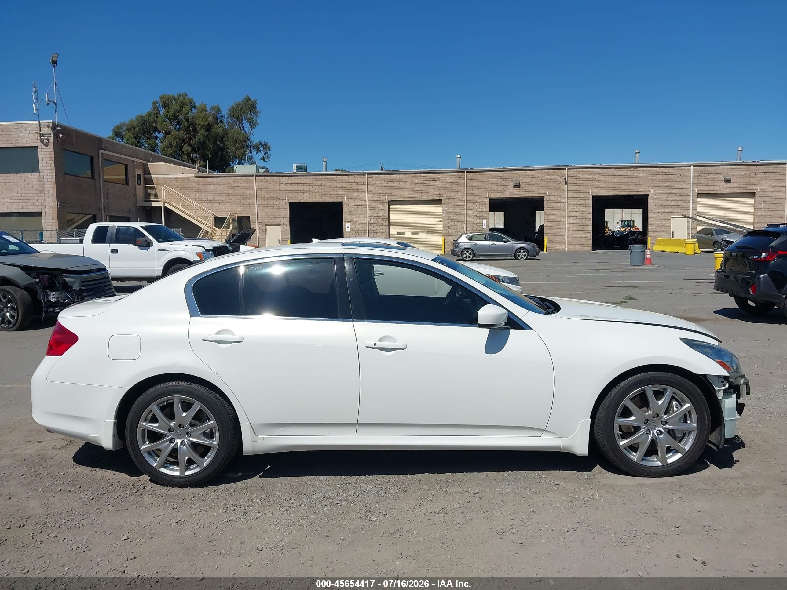 2013 Infiniti G37 Journey White vin: JN1CV6AP5DM711482