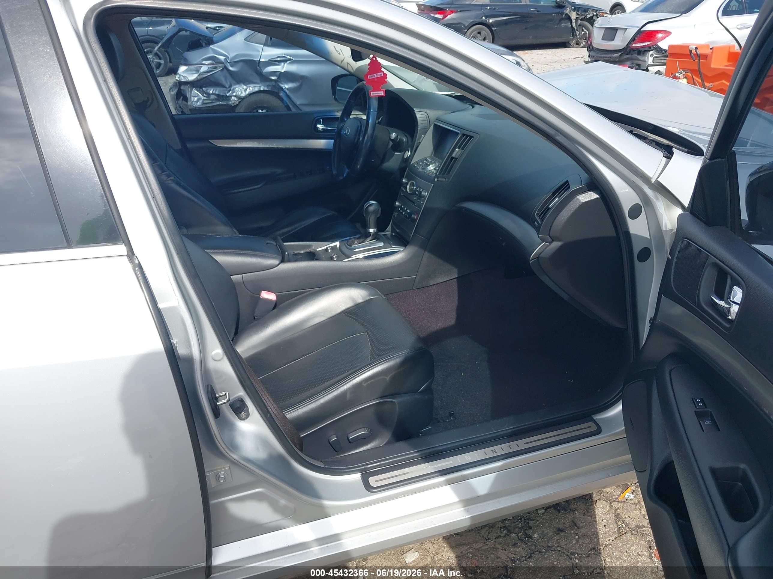 2013 Infiniti G37 Journey Серебряный vin: JN1CV6AP5DM714351