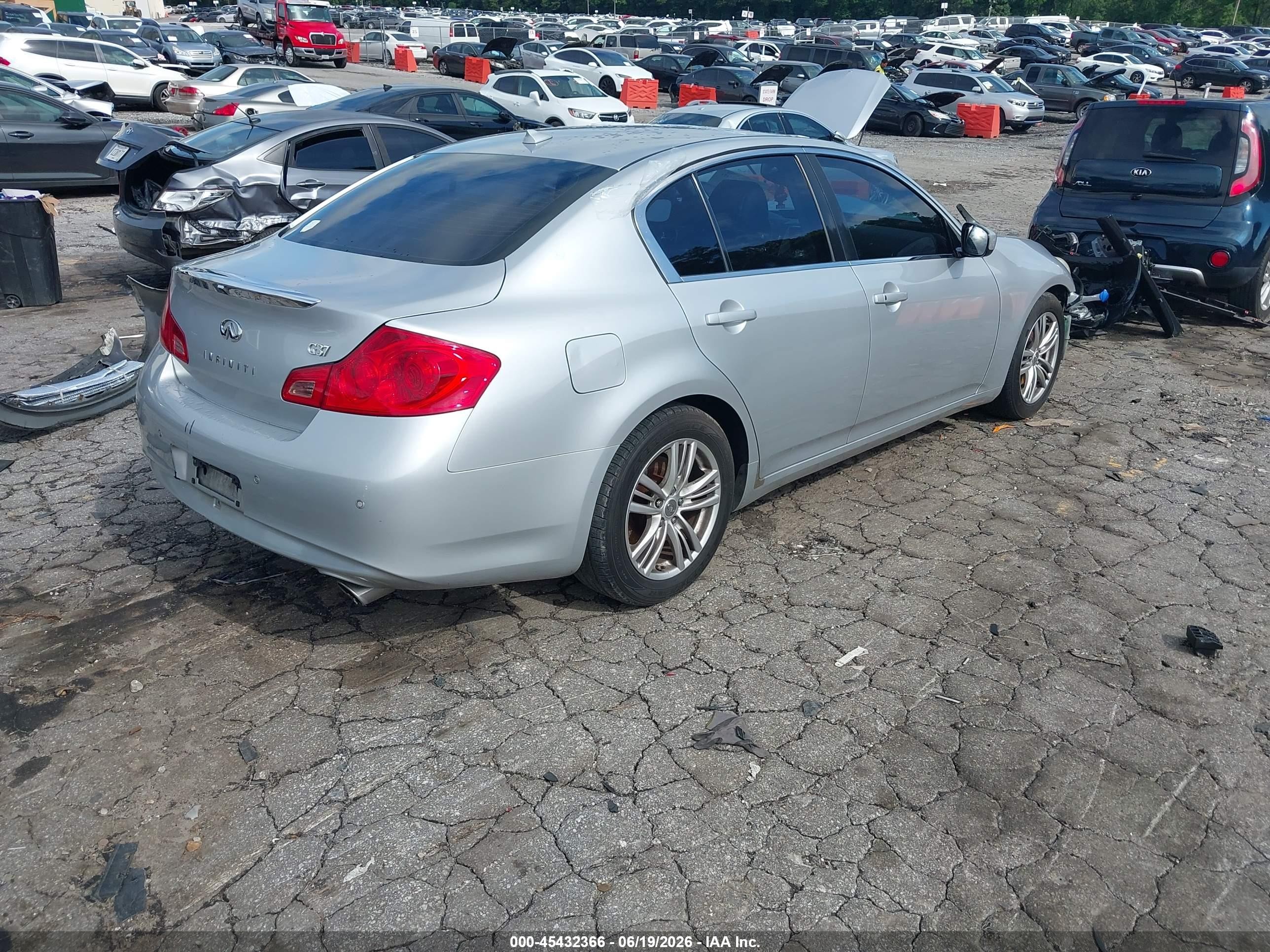 2013 Infiniti G37 Journey Серебряный vin: JN1CV6AP5DM714351