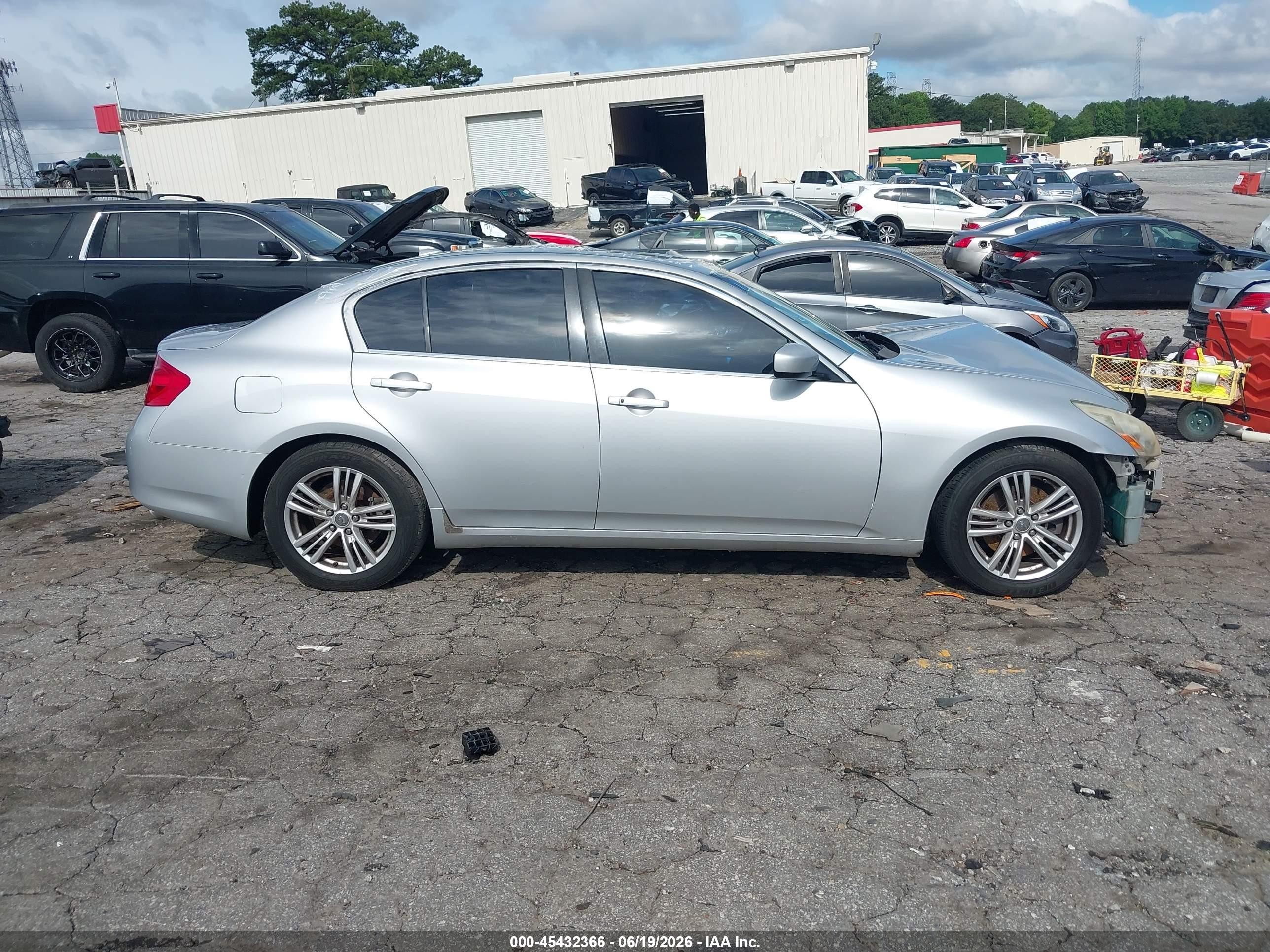 2013 Infiniti G37 Journey Серебряный vin: JN1CV6AP5DM714351