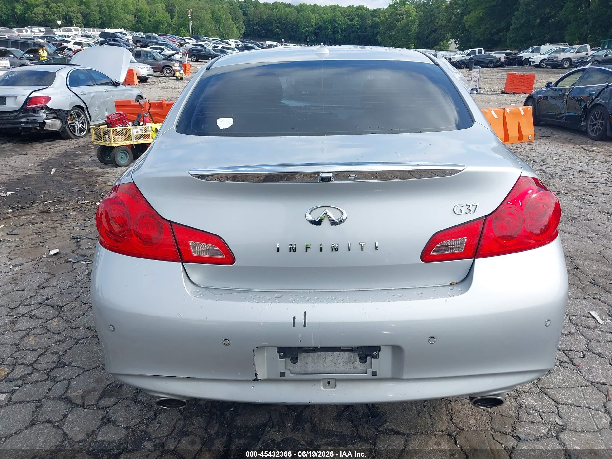 2013 Infiniti G37 Journey Серебряный vin: JN1CV6AP5DM714351
