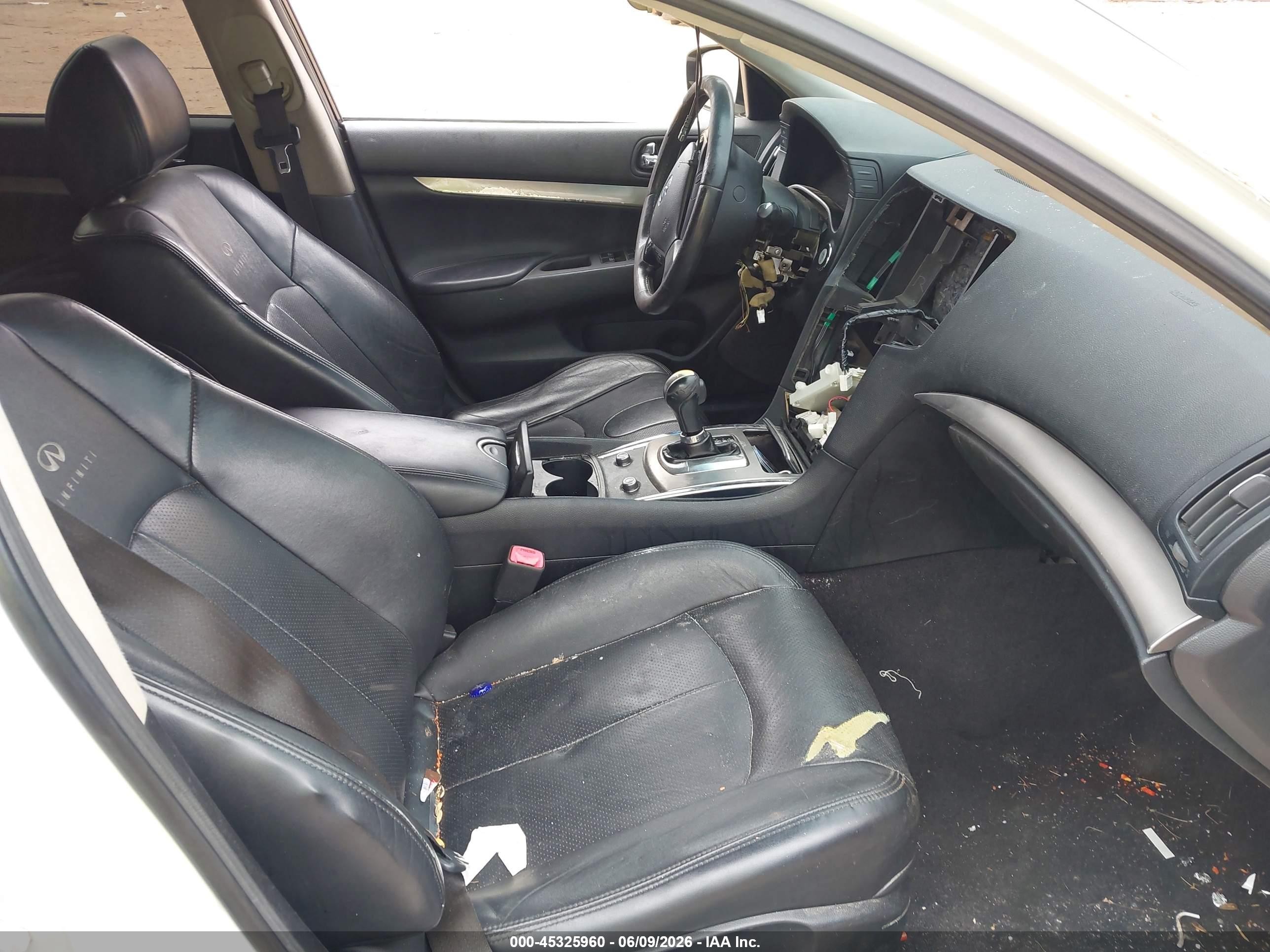 2013 Infiniti G37 Journey Белый vin: JN1CV6AP5DM721557