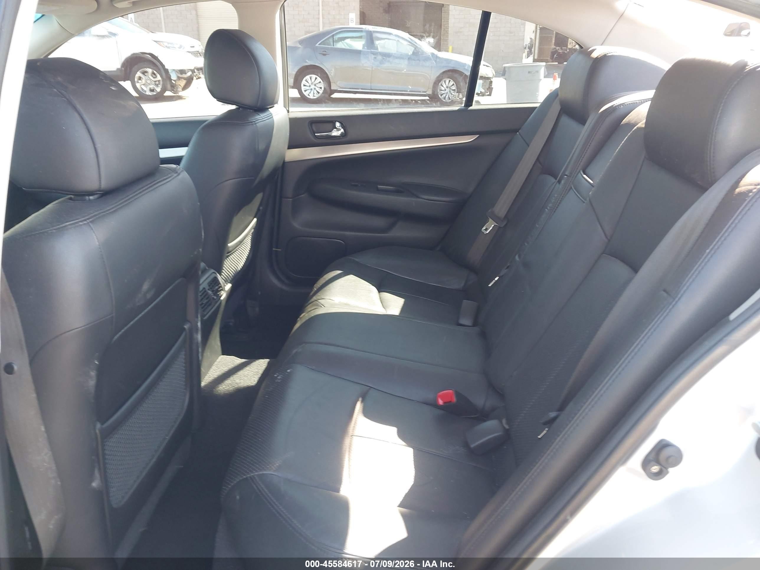2013 Infiniti G37 Journey Silver vin: JN1CV6AP5DM725849