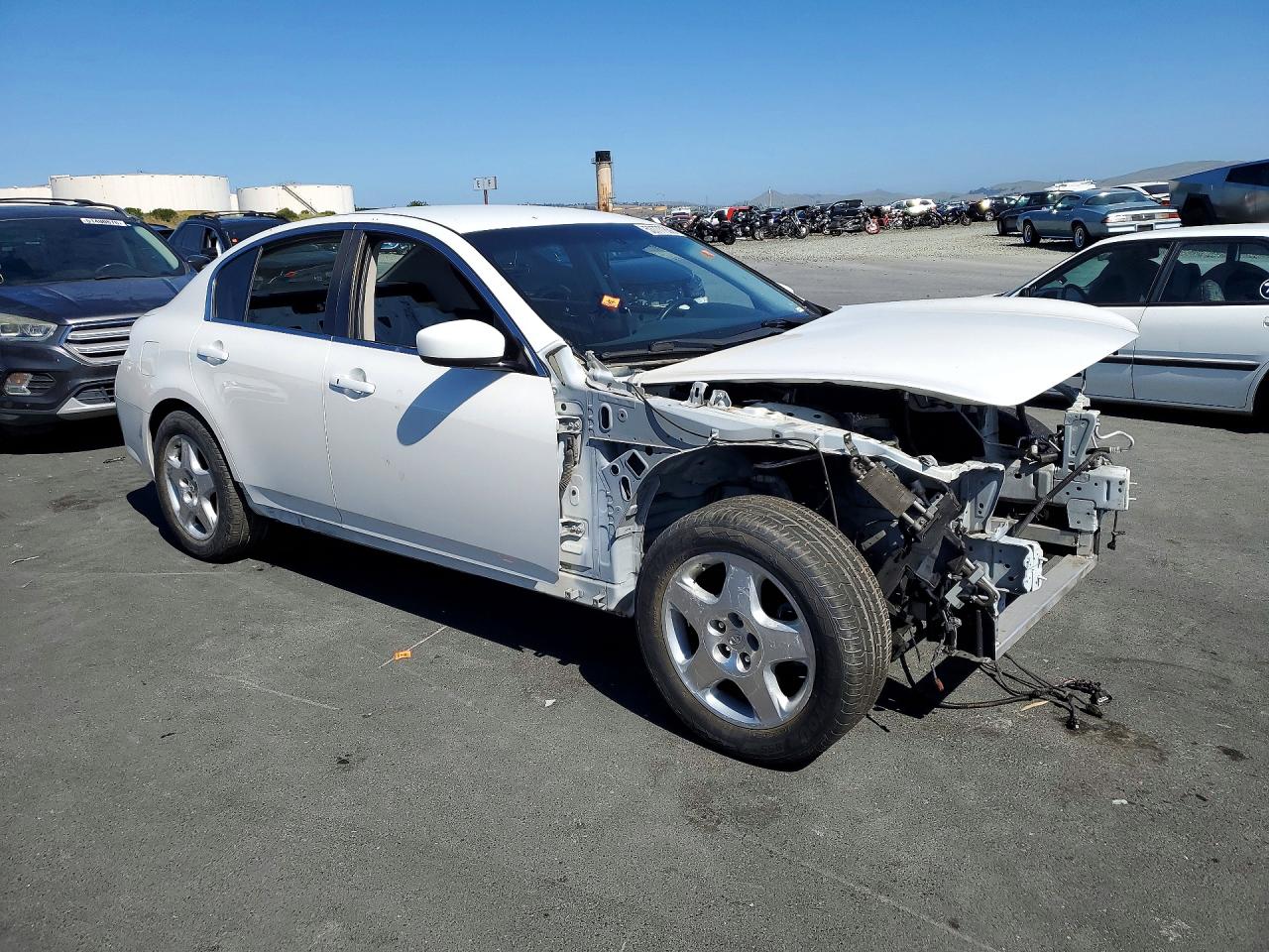 2015 Infiniti Q40 Base Белый vin: JN1CV6AP5FM501225