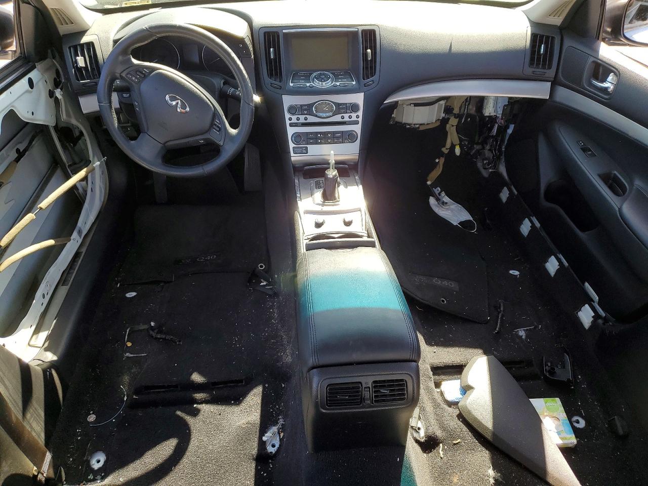 2015 Infiniti Q40 Base Белый vin: JN1CV6AP5FM501225