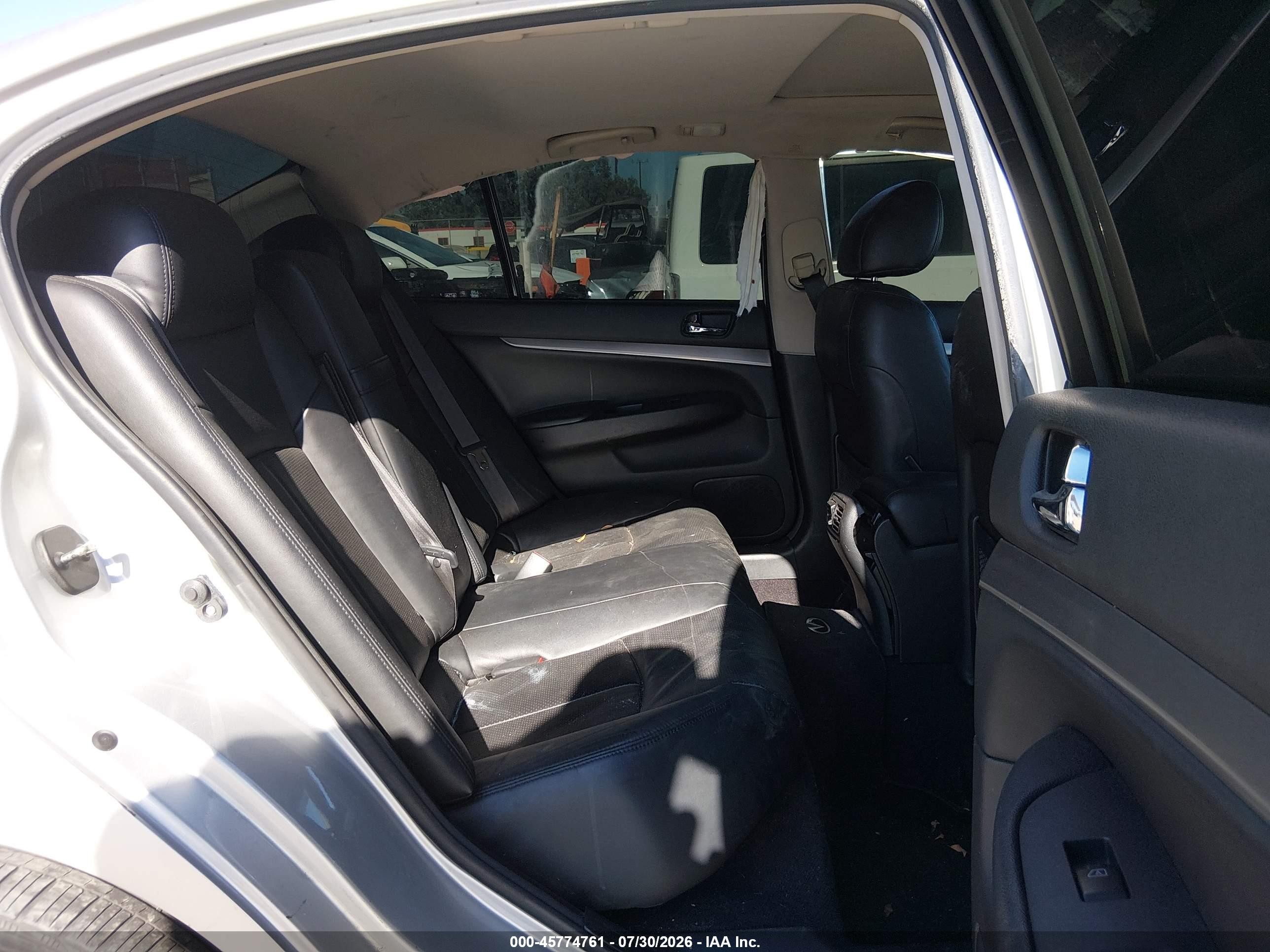 2010 Infiniti G37 Journey Silver vin: JN1CV6AP6AM403622