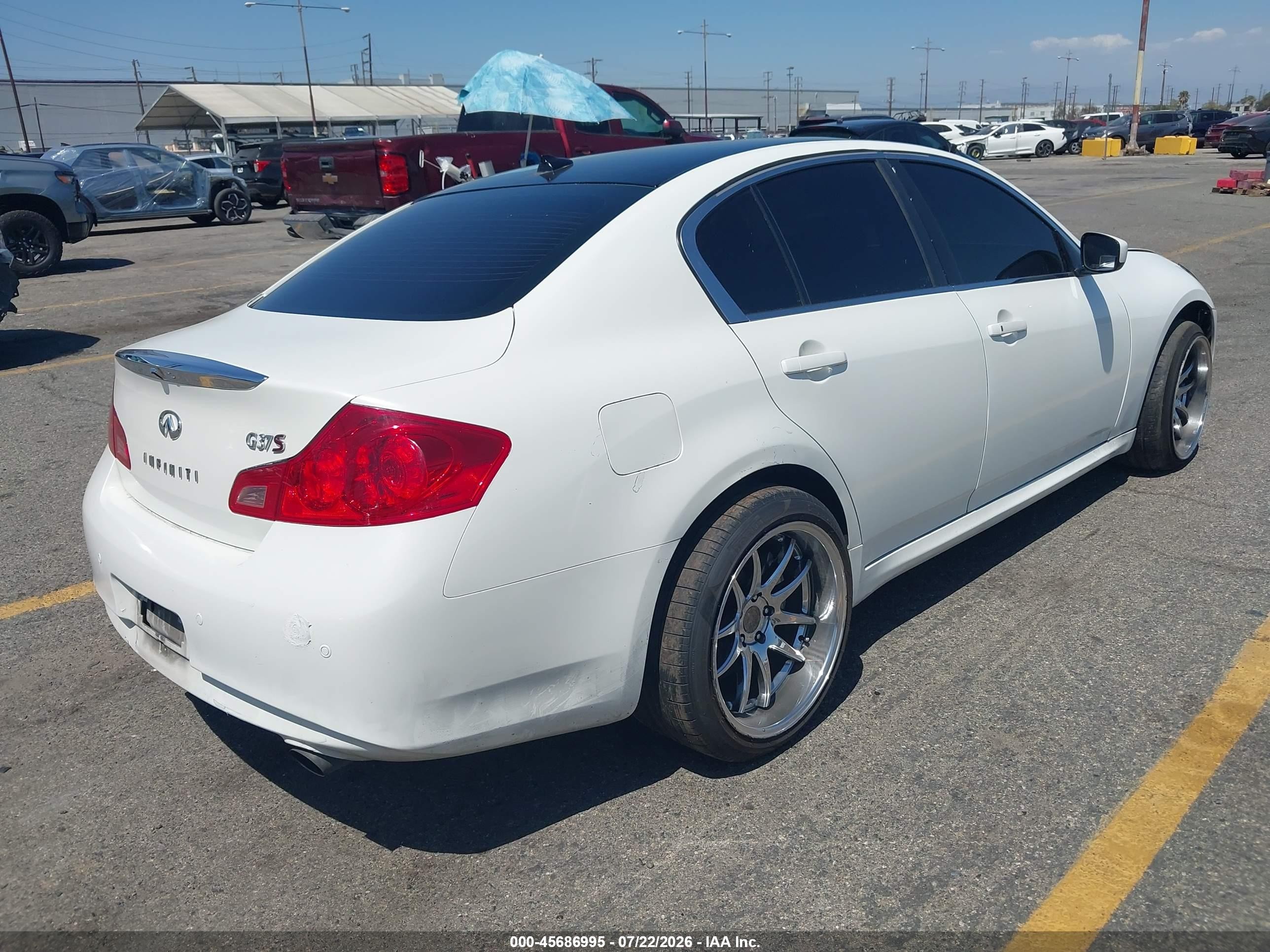 2013 Infiniti G37 Journey White vin: JN1CV6AP6DM711720