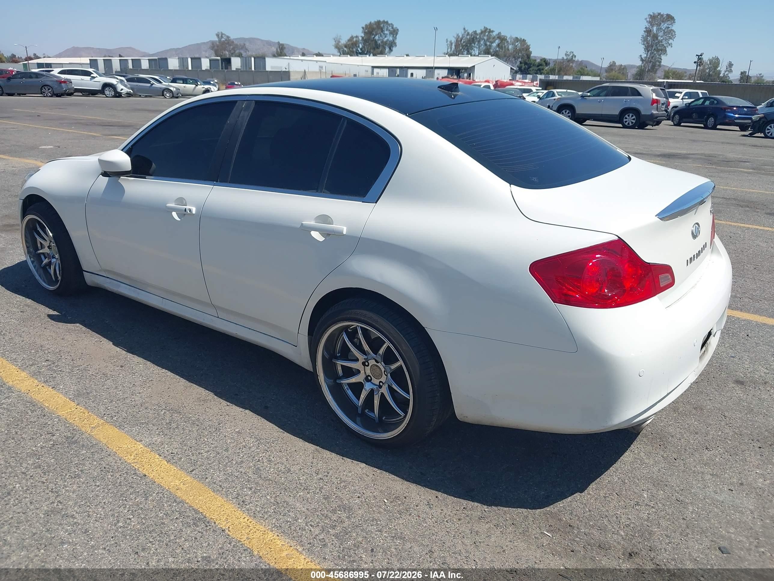 2013 Infiniti G37 Journey White vin: JN1CV6AP6DM711720