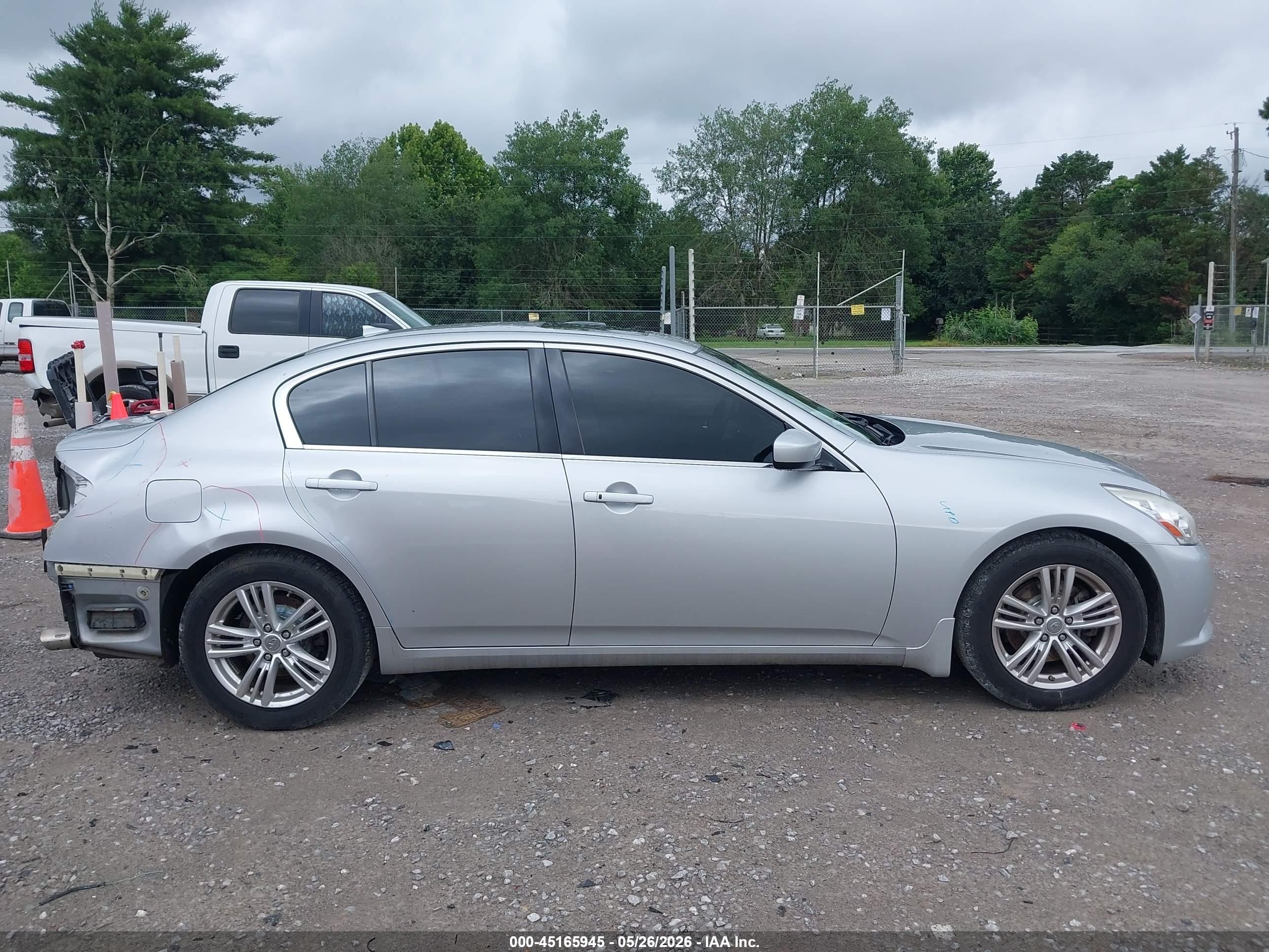 2013 Infiniti G37 Journey Серебряный vin: JN1CV6AP6DM717632