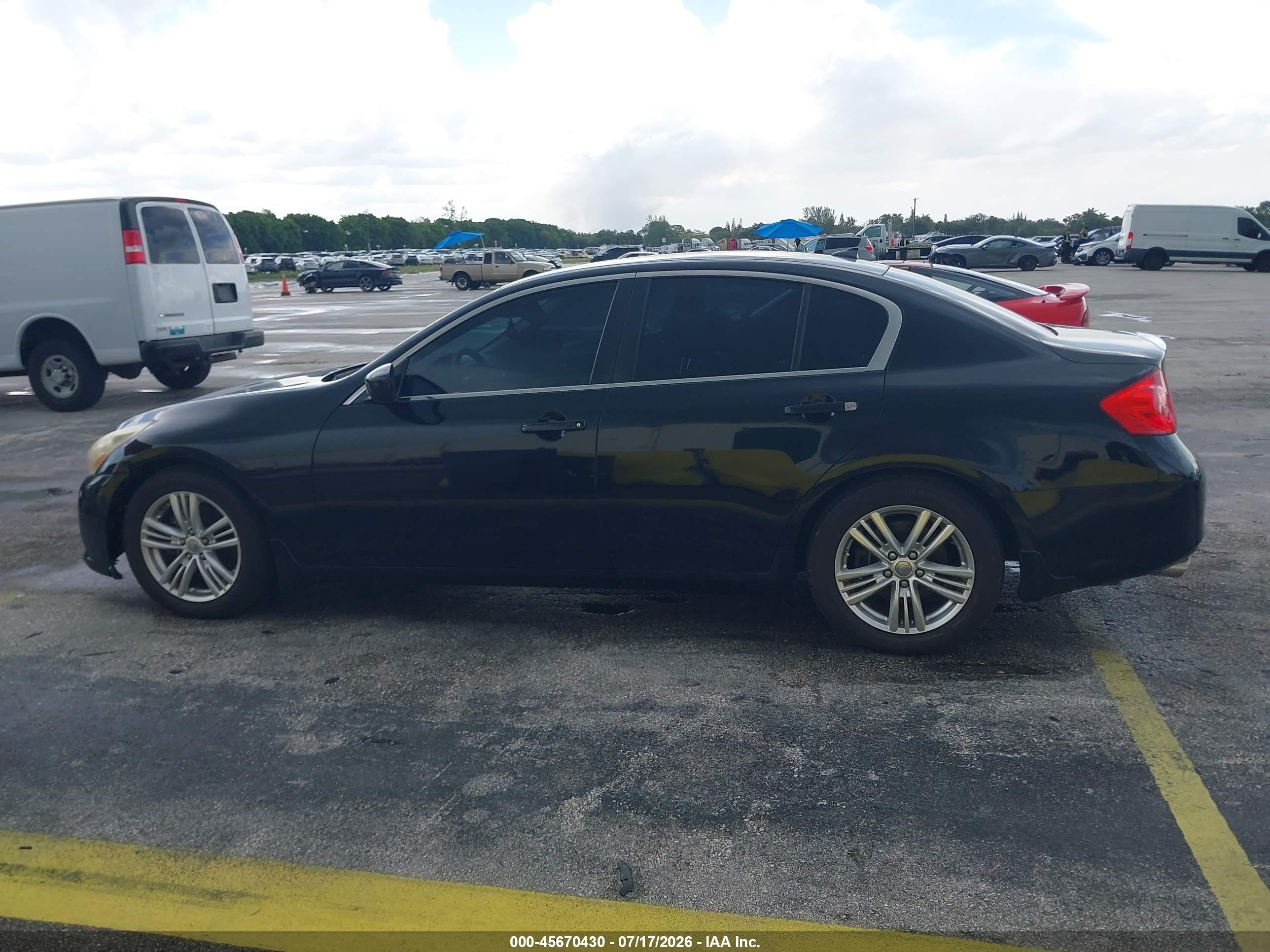2013 Infiniti G37 Journey Black vin: JN1CV6AP6DM725312