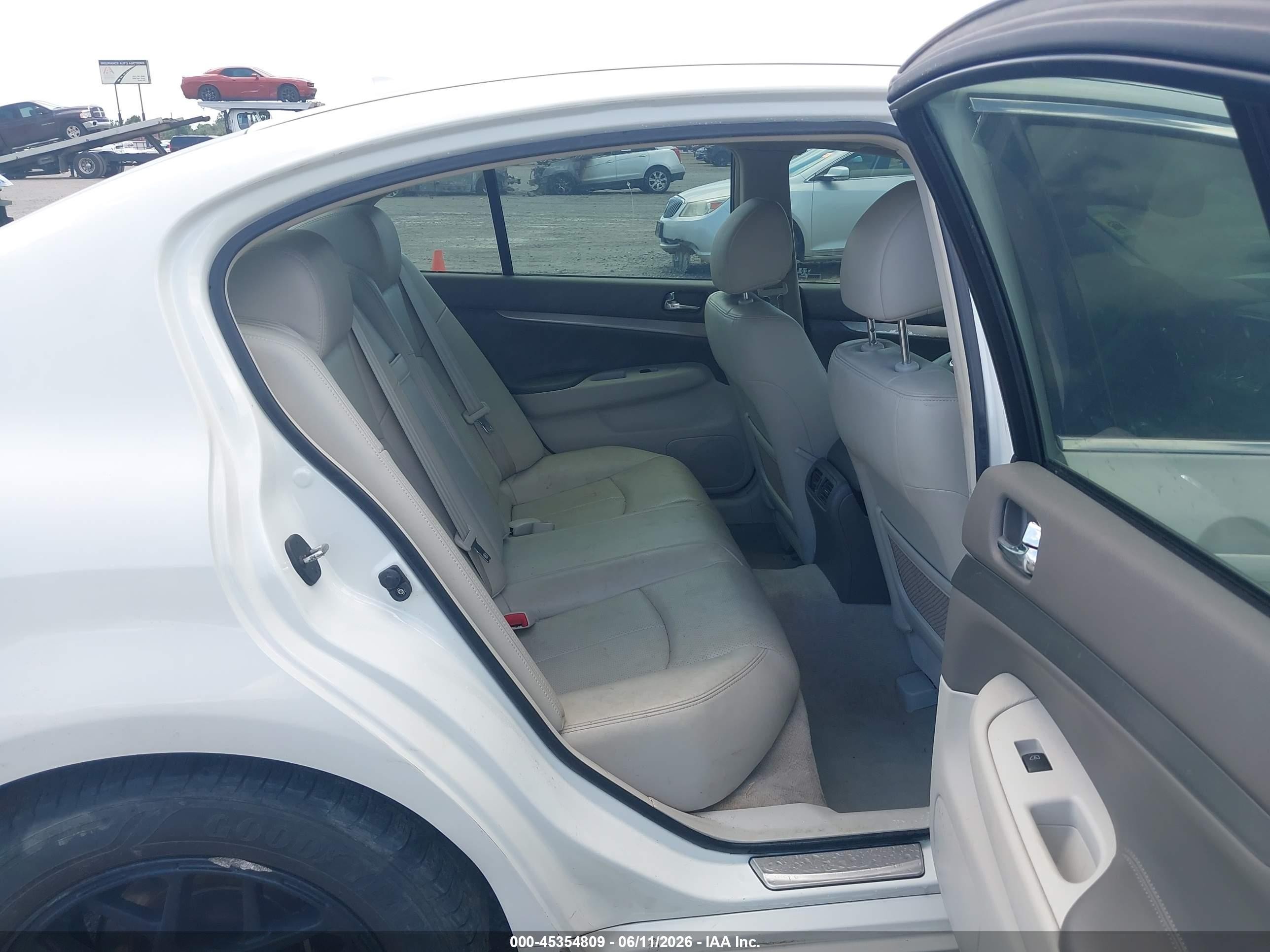 2013 Infiniti G37 Journey White vin: JN1CV6AP6DM725911