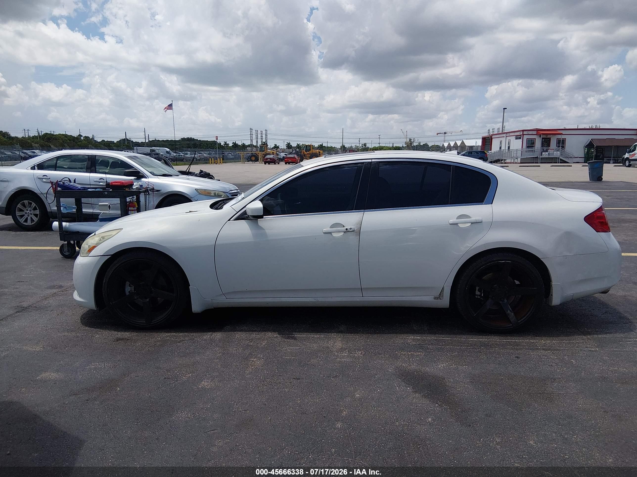2010 Infiniti G37 Journey White vin: JN1CV6AP7AM202716
