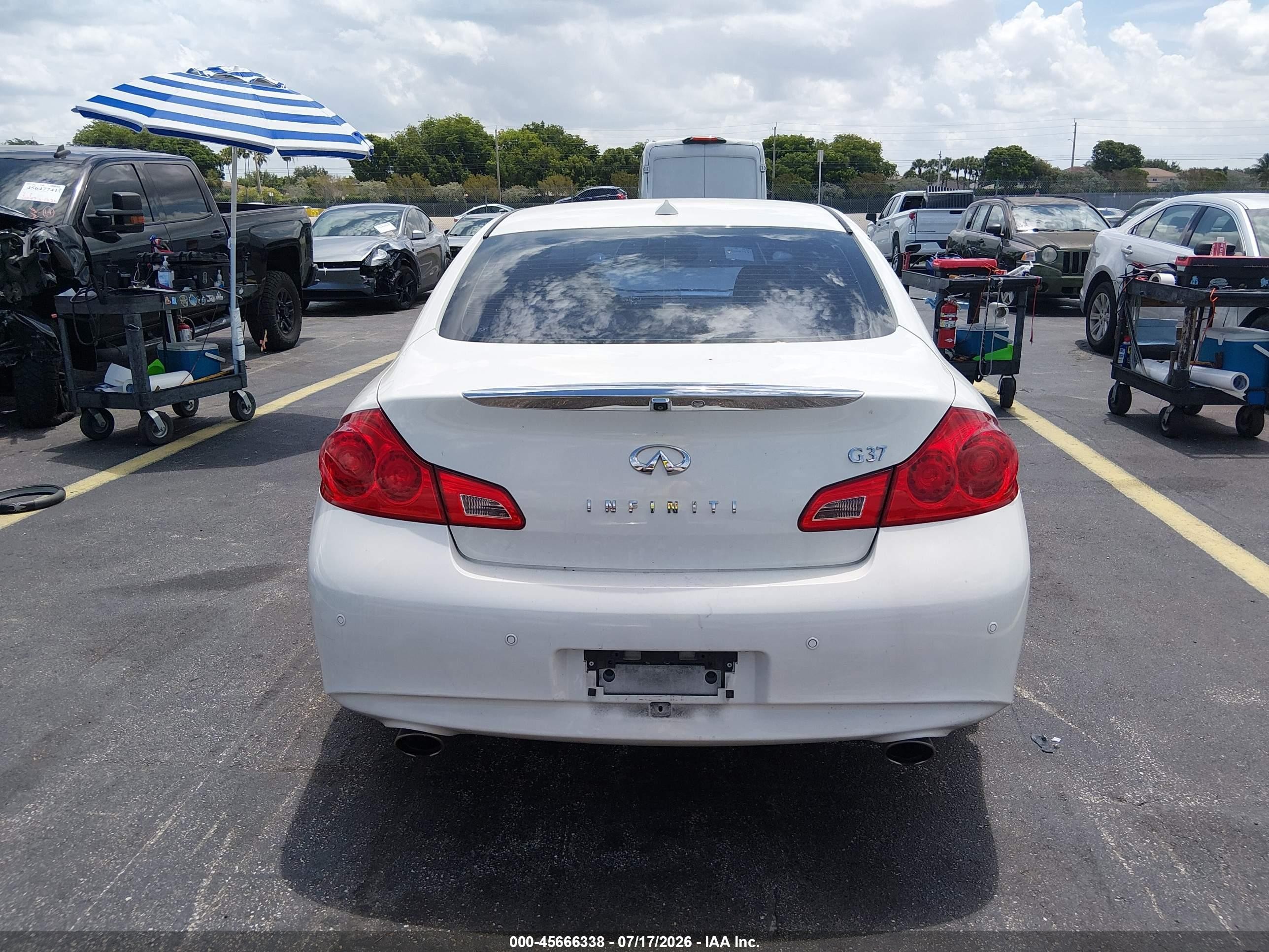 2010 Infiniti G37 Journey White vin: JN1CV6AP7AM202716