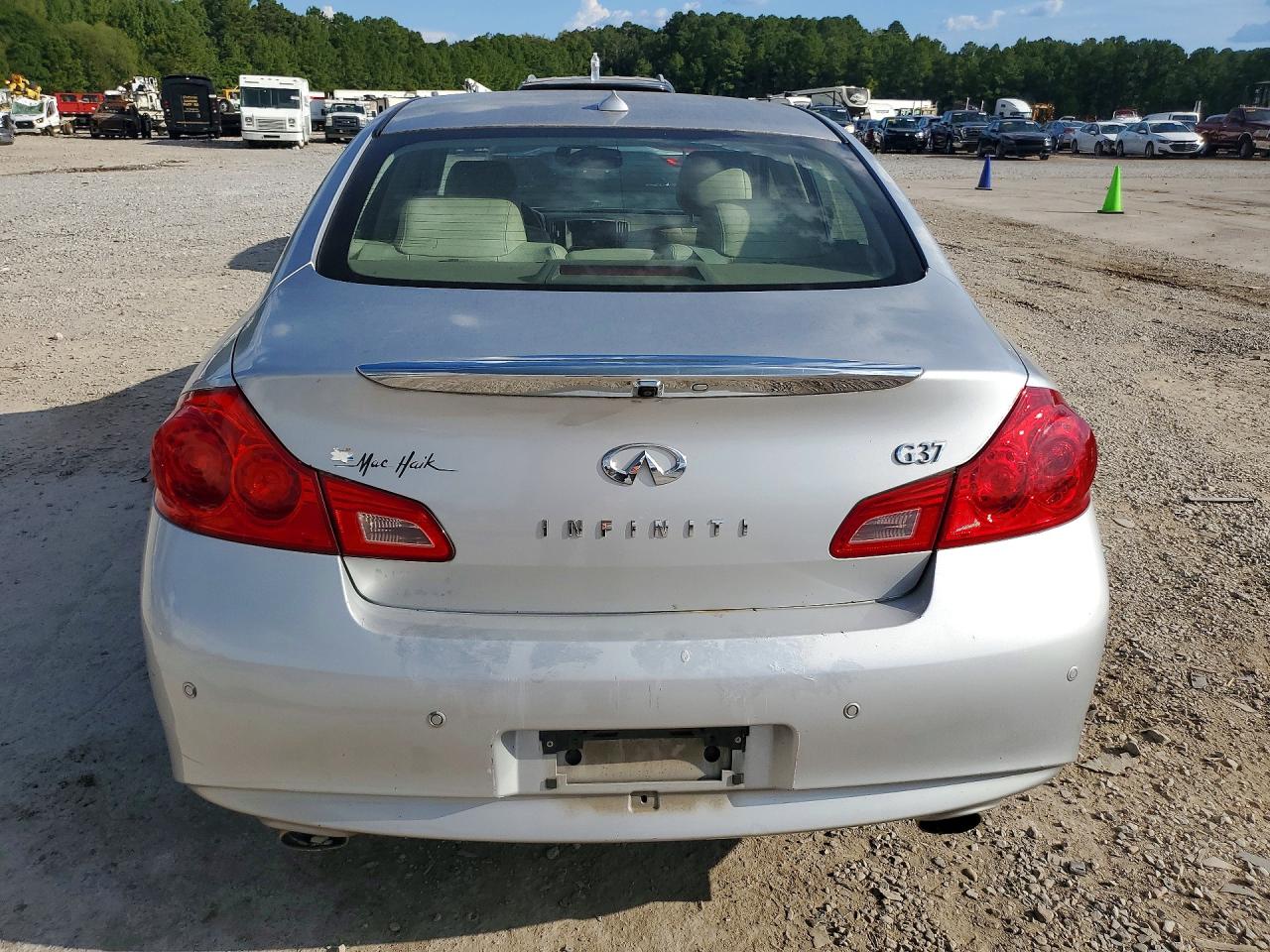 2011 Infiniti G37 Sedan Journey Silver vin: JN1CV6AP7BM305541