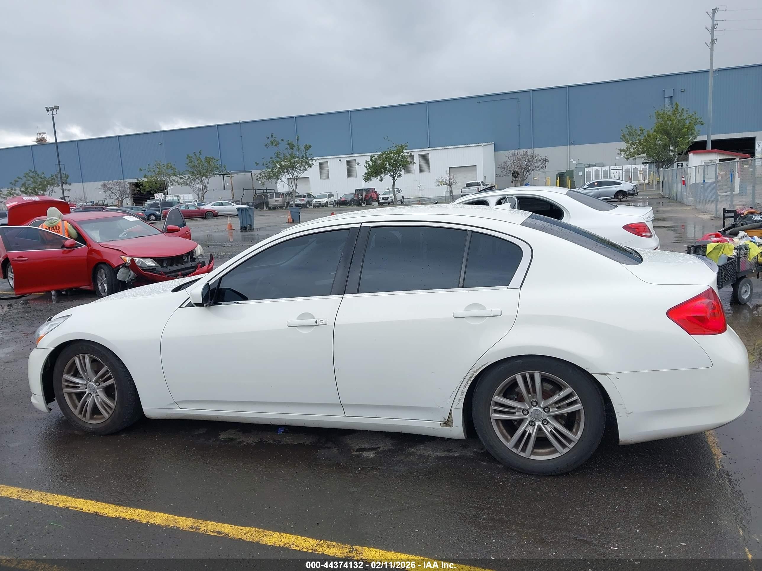 2011 Infiniti G37 Journey Белый vin: JN1CV6AP7BM504590