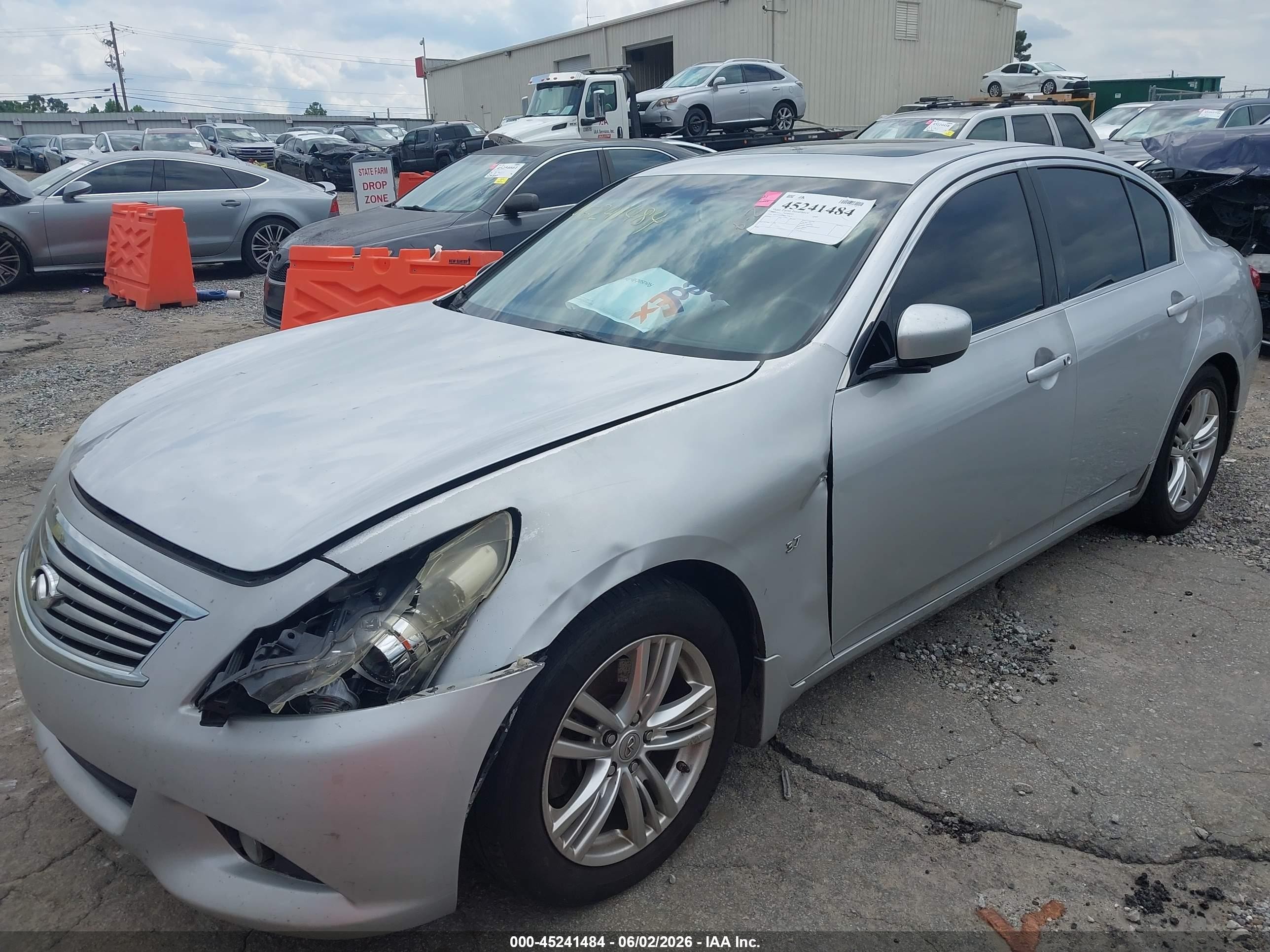 2015 Infiniti Q40   Silver vin: JN1CV6AP7FM502814