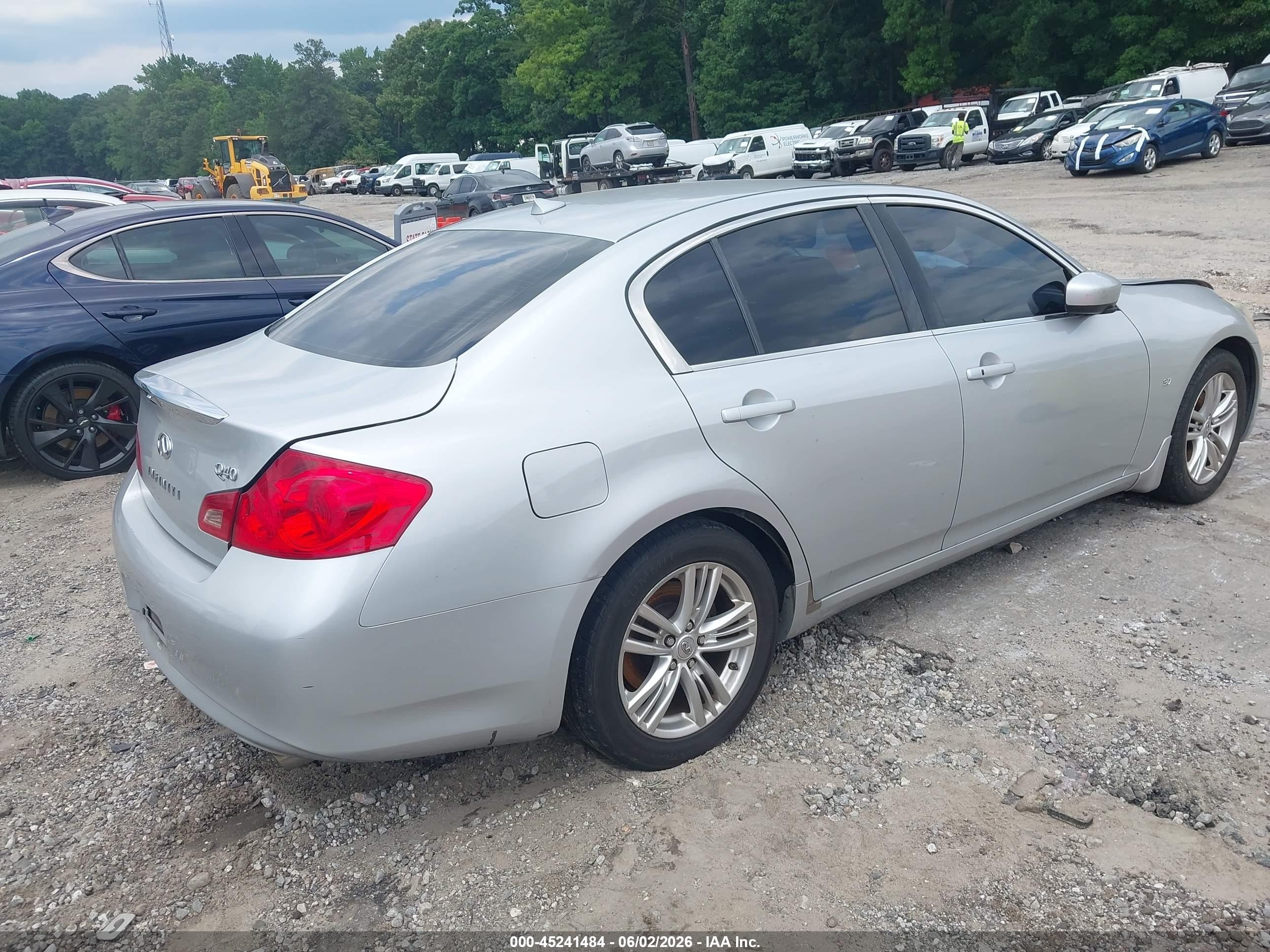 2015 Infiniti Q40   Silver vin: JN1CV6AP7FM502814