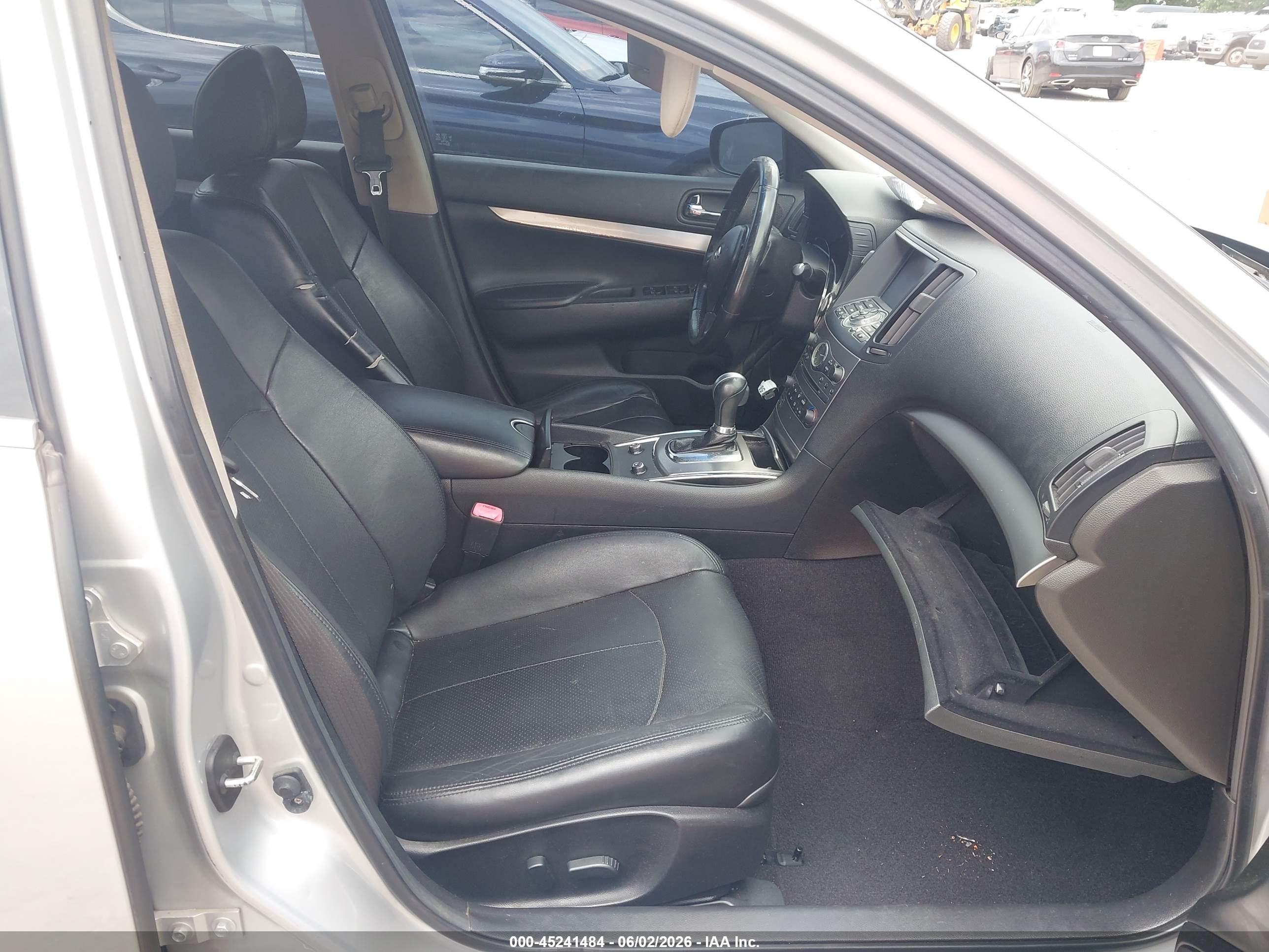 2015 Infiniti Q40   Silver vin: JN1CV6AP7FM502814
